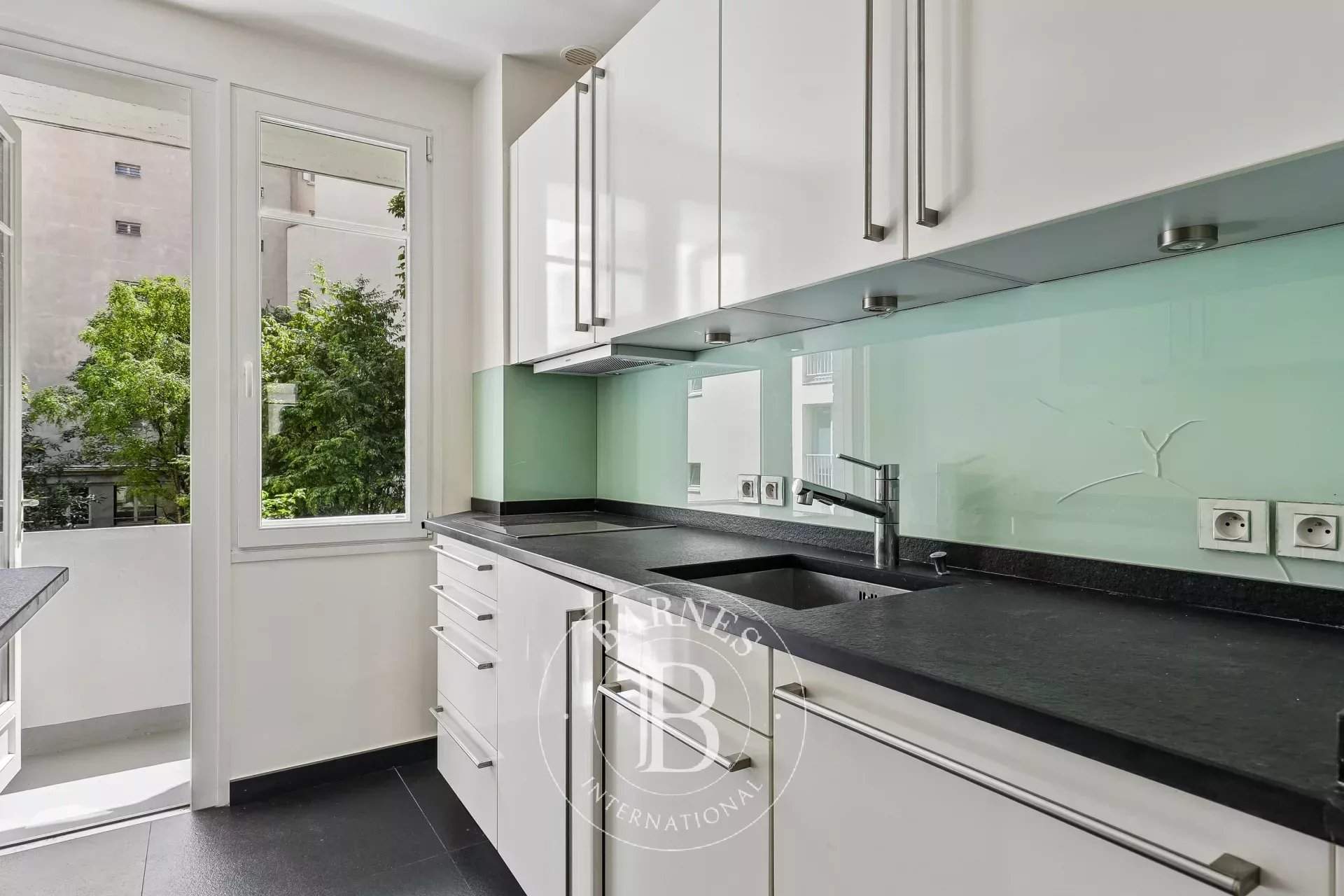 Paris  - Appartement 3 Pi&egrave;ces 2 Chambres - picture 5
