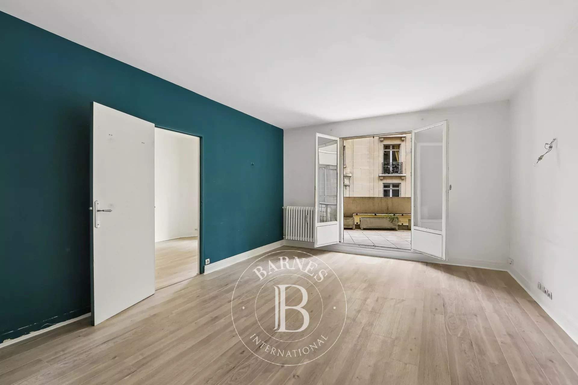 Paris  - Apartment 3 Bedrooms - picture 1
