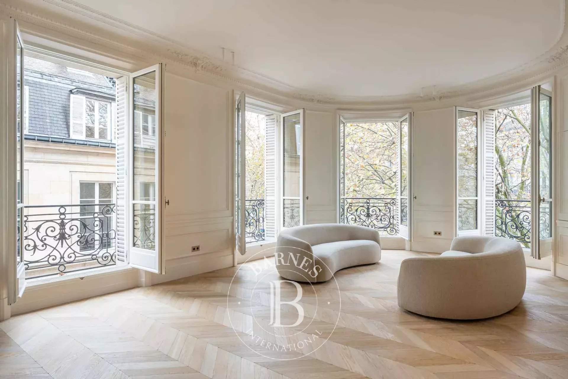 Paris  - Appartement 5 Pi&egrave;ces 3 Chambres - picture 1