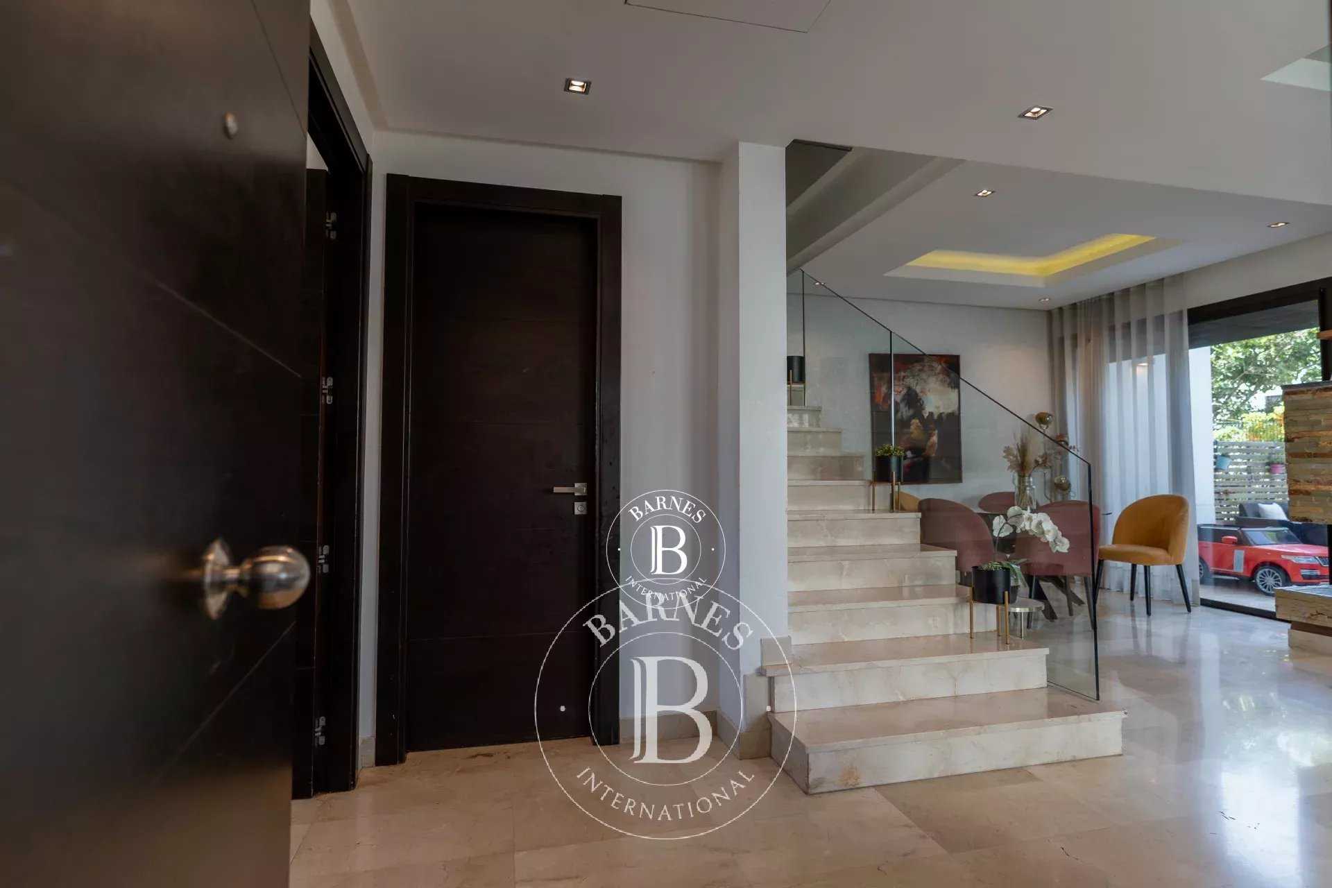 Casablanca  - Piso 5 Cuartos