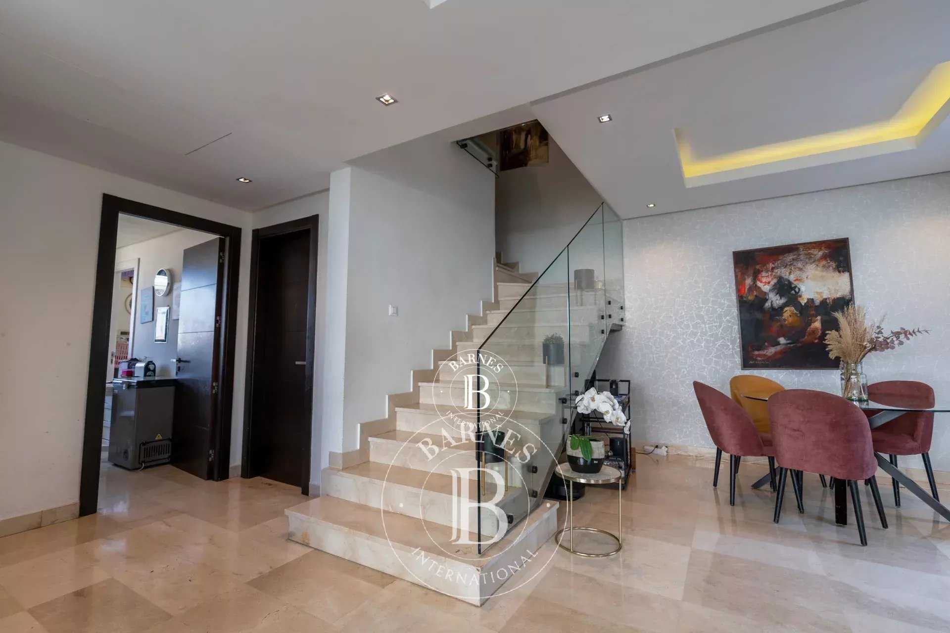 Casablanca  - Piso 5 Cuartos