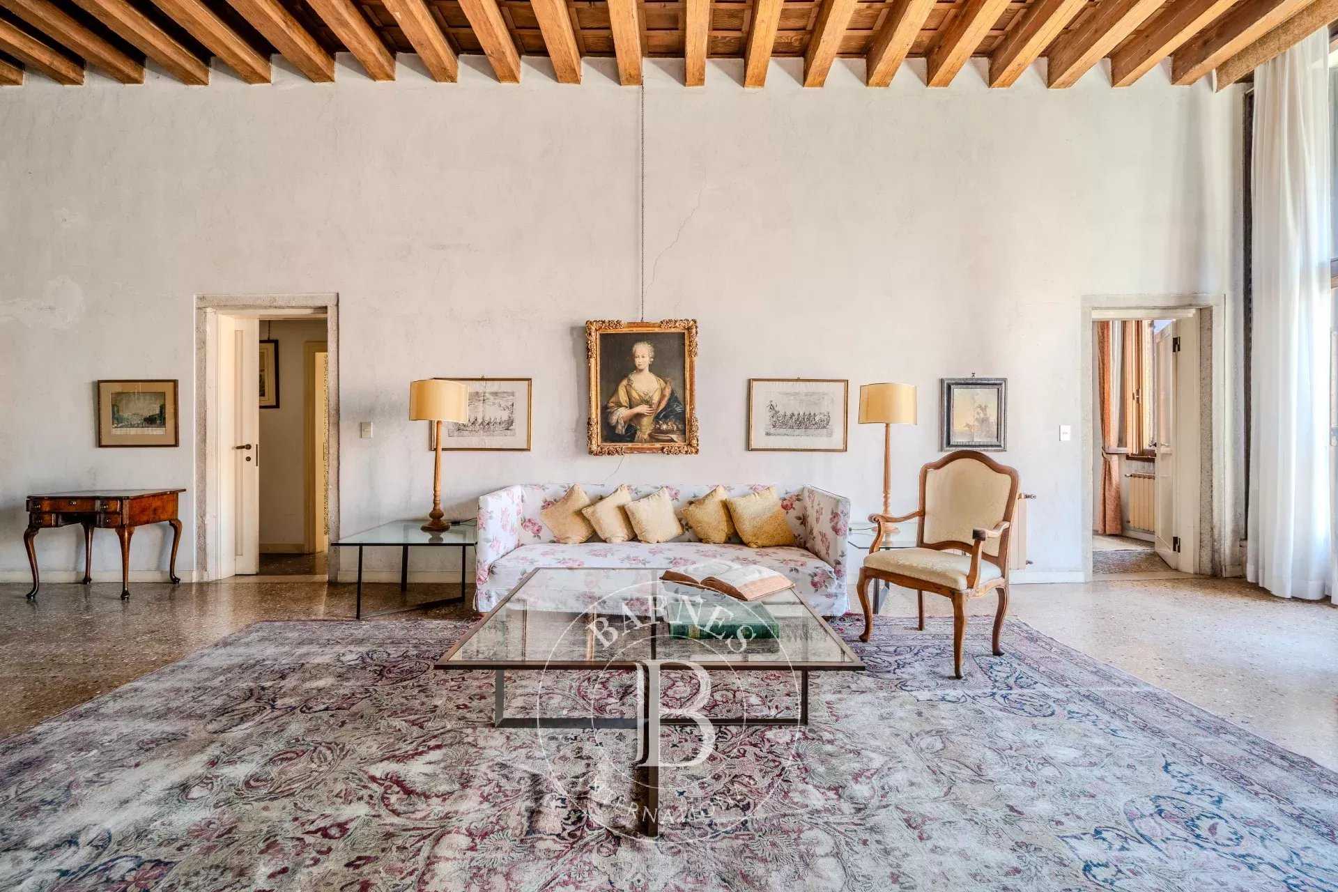 Venezia  - House 6 Bedrooms