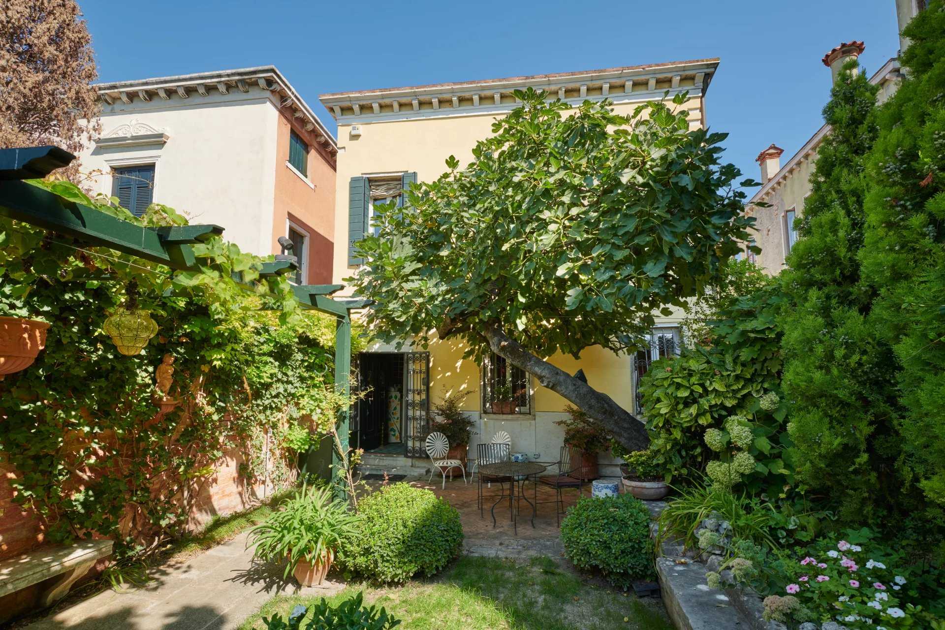 Venezia  - Maison 17 Pièces