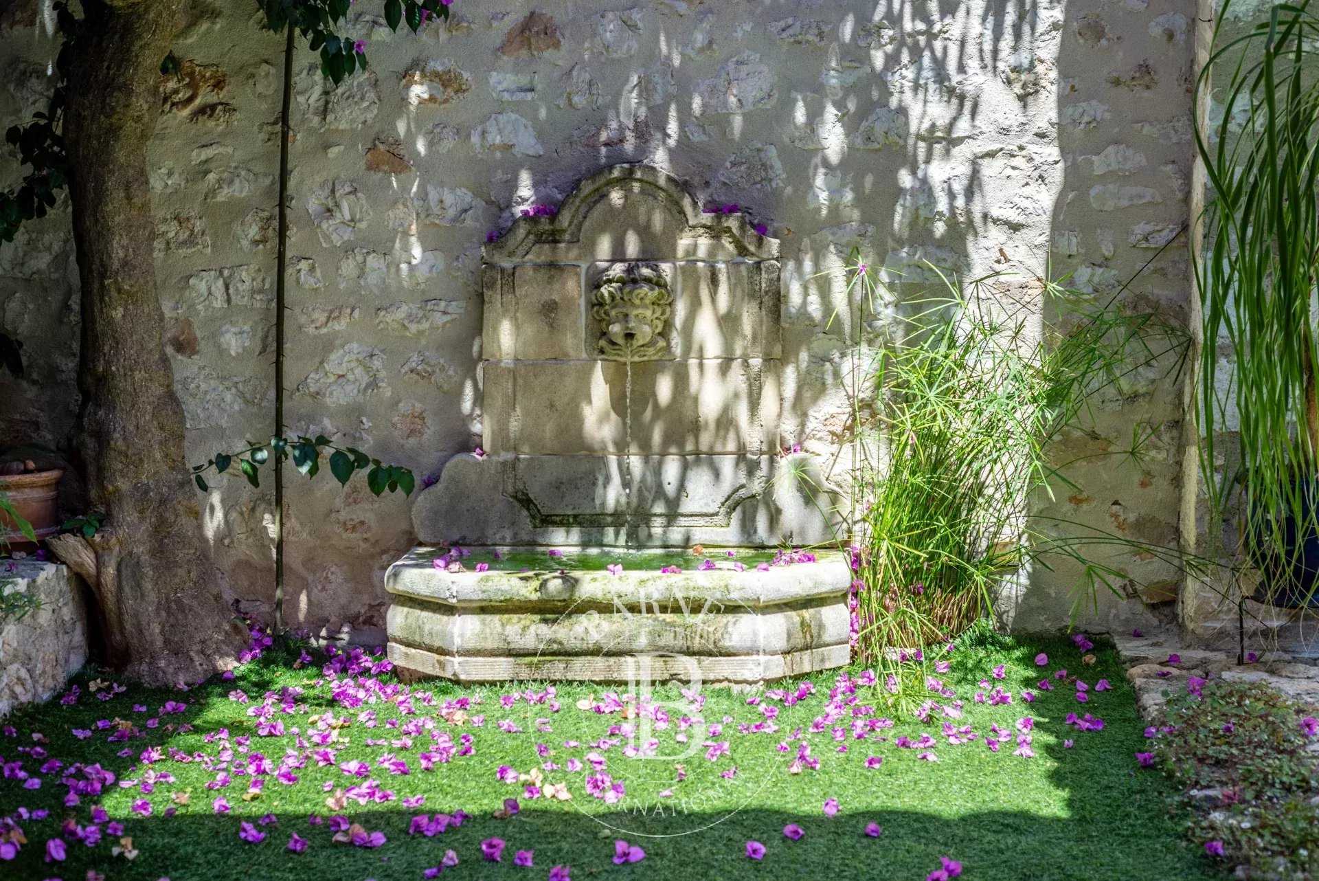 Saint-Paul-de-Vence  - Maison de village 8 Pi&egrave;ces 4 Chambres