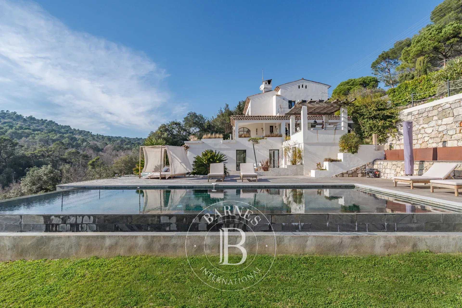 Saint-Paul-de-Vence  - Villa 8 Pi&egrave;ces 5 Chambres