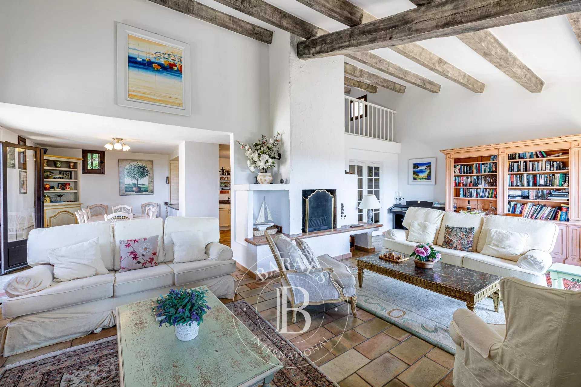 Tourrettes-sur-Loup  - Villa 6 Bedrooms