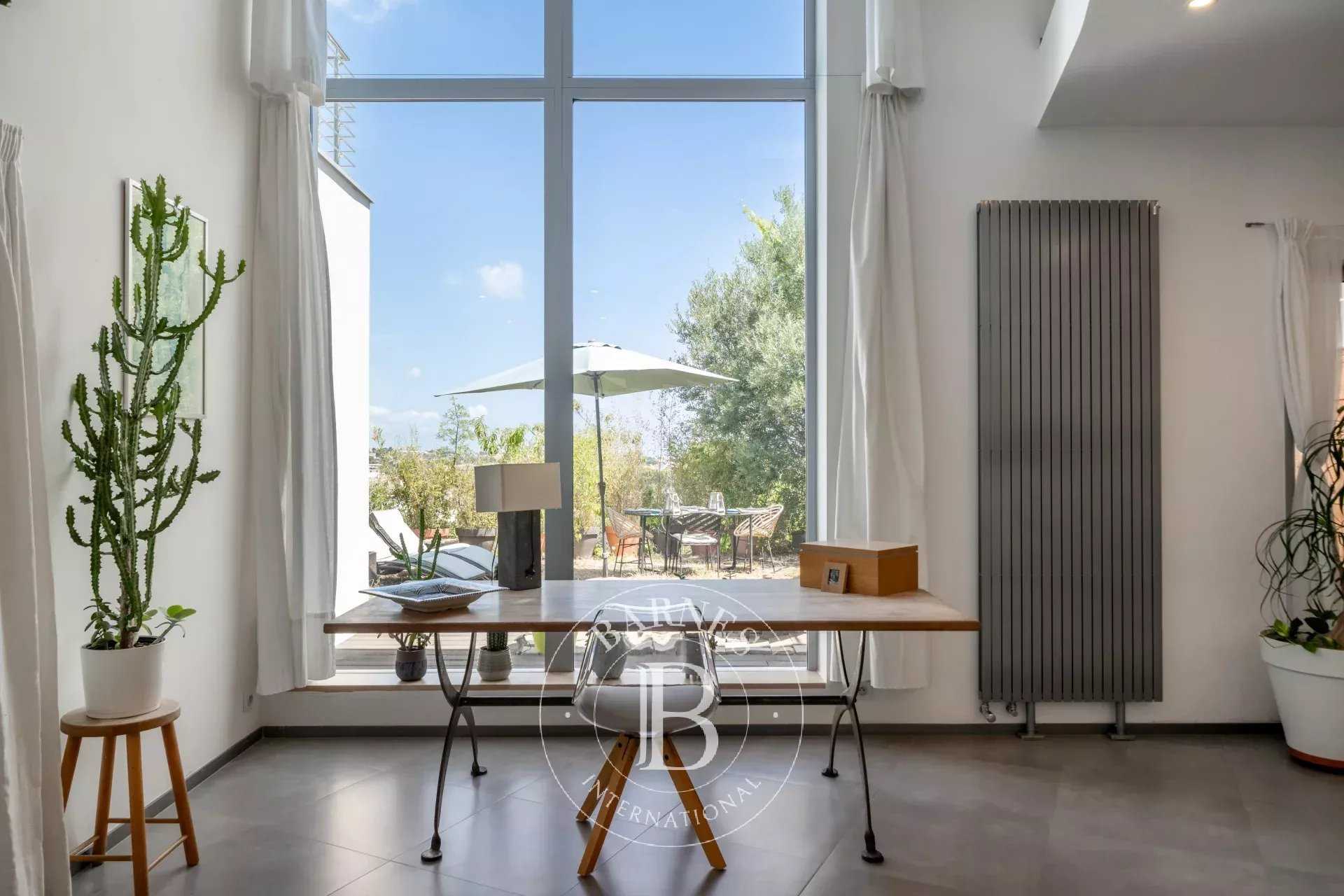 Cagnes-sur-Mer  - Villa 7 Pi&egrave;ces 5 Chambres