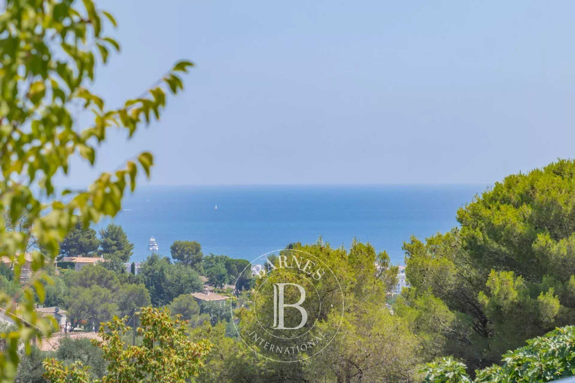 Cagnes-sur-Mer  - Villa 7 Pi&egrave;ces 5 Chambres