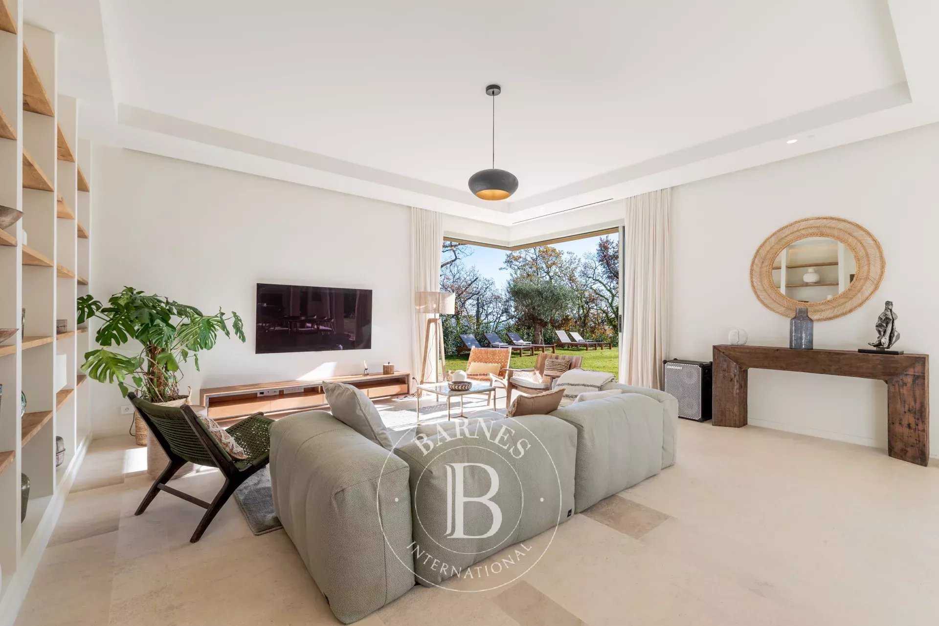 Vence  - Villa 5 Pi&egrave;ces 4 Chambres