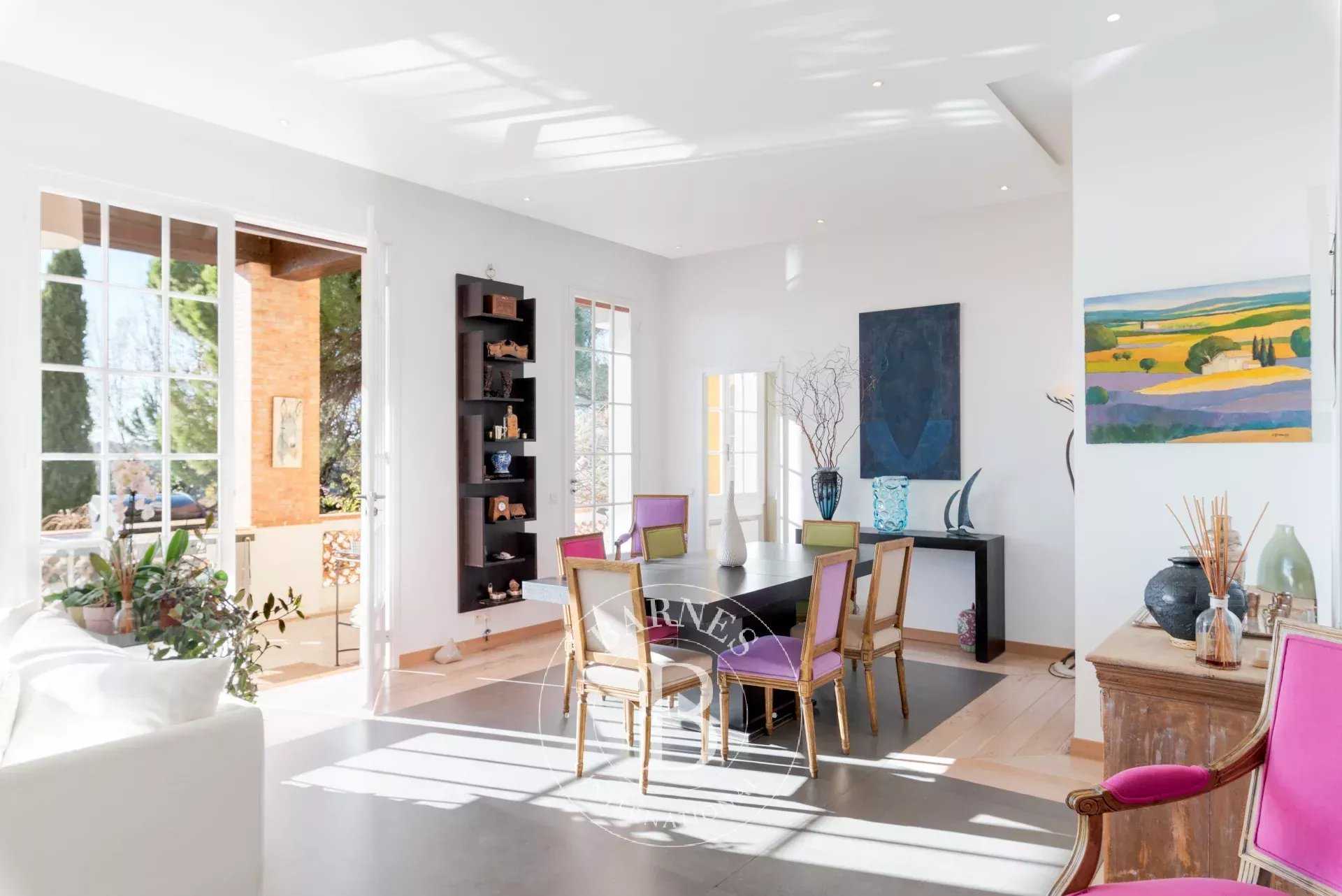 Vence  - Villa 10 Pi&egrave;ces 8 Chambres