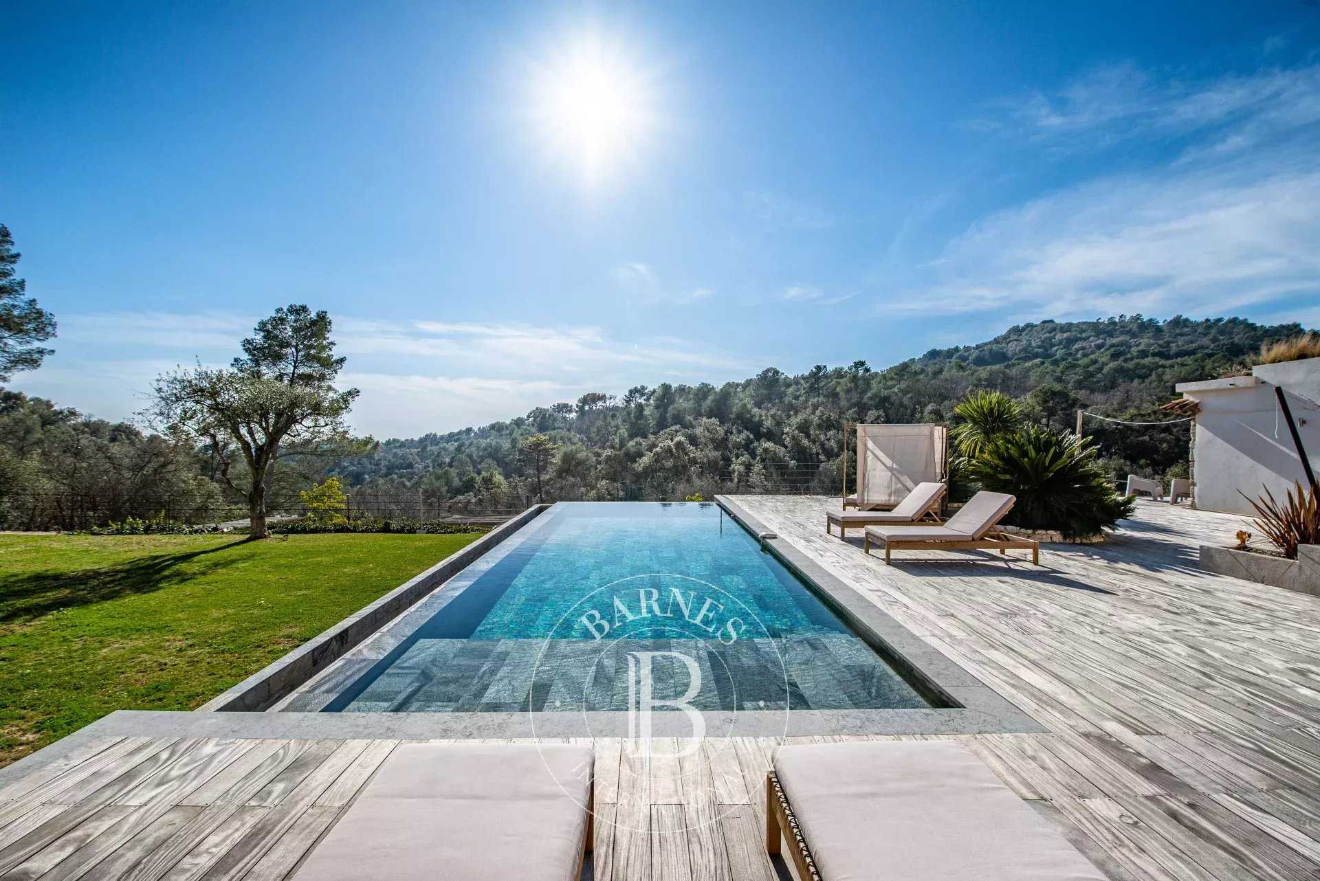 Saint-Paul-de-Vence  - Villa 8 Pi&egrave;ces 5 Chambres