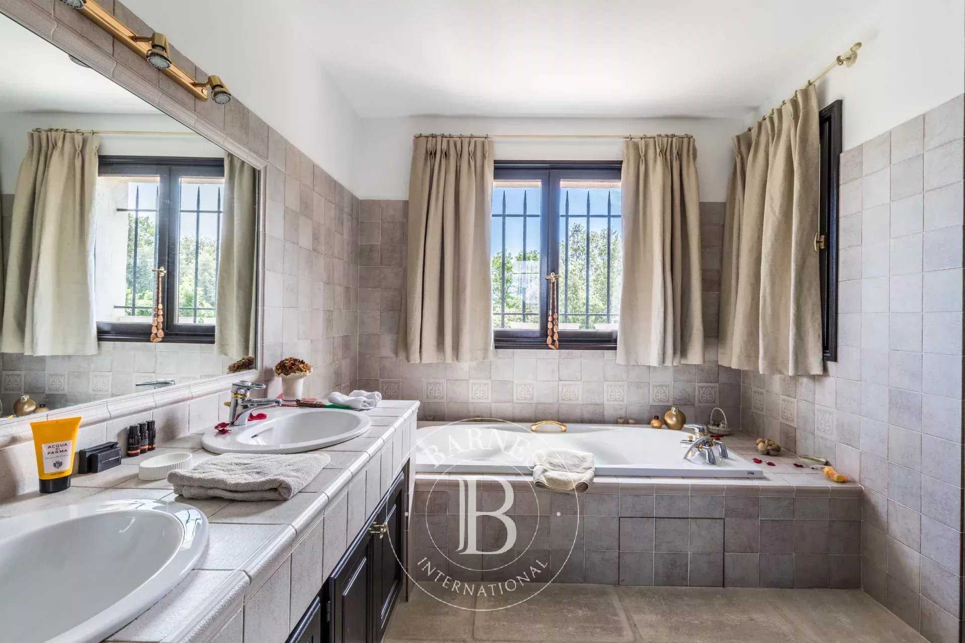 Saint-Paul-de-Vence  - Villa 10 Pièces 6 Chambres