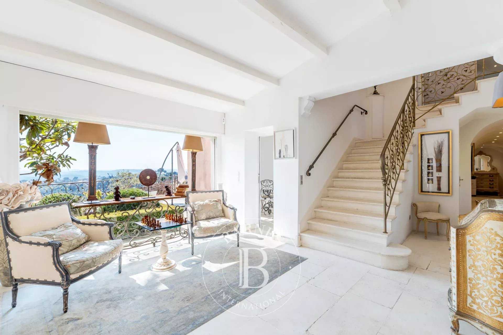 Cagnes-sur-Mer  - Villa 7 Pi&egrave;ces 5 Chambres