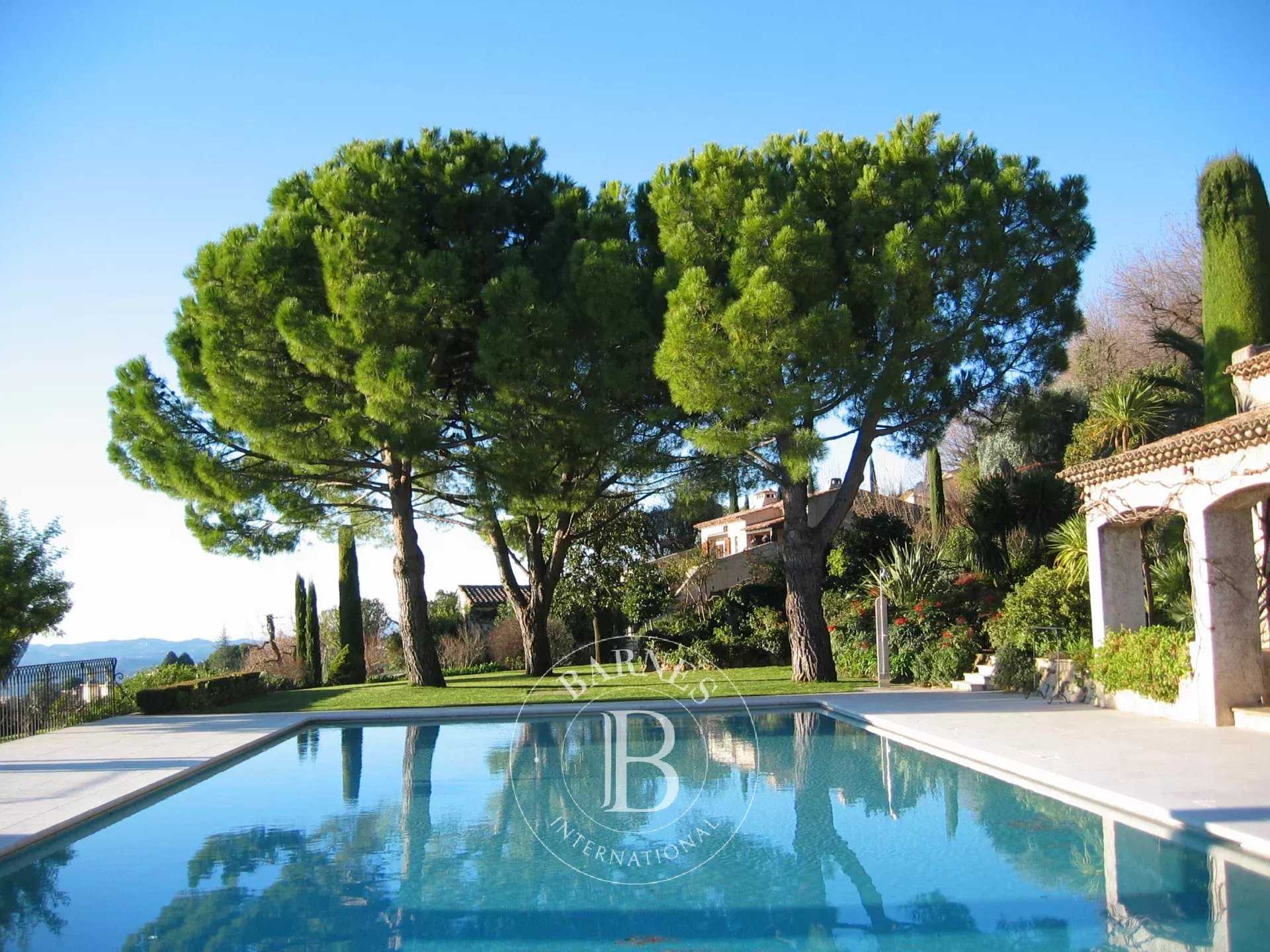 Vence  - Villa 8 Bedrooms