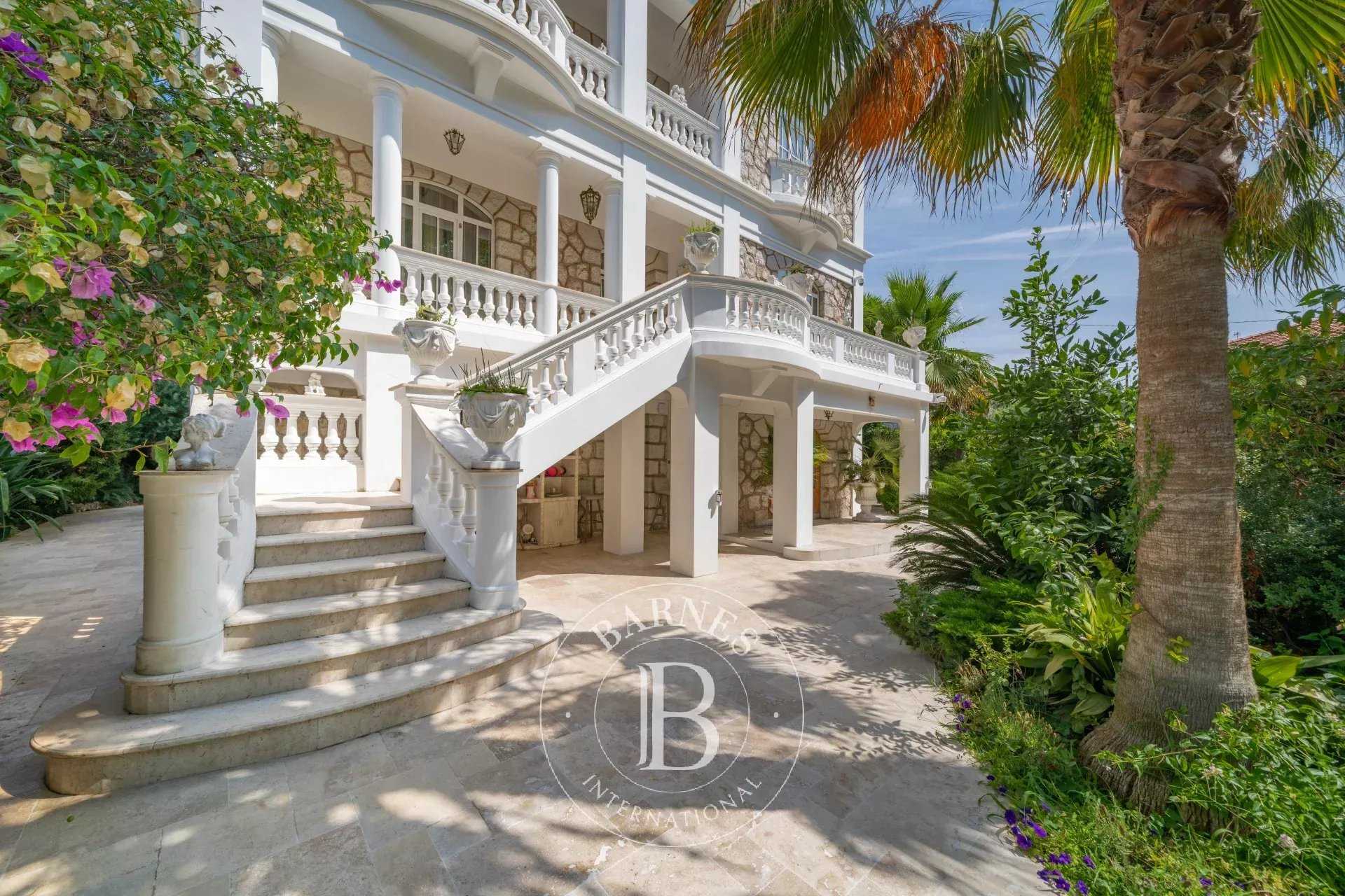 Cagnes-sur-Mer  - Villa 7 Pi&egrave;ces 5 Chambres