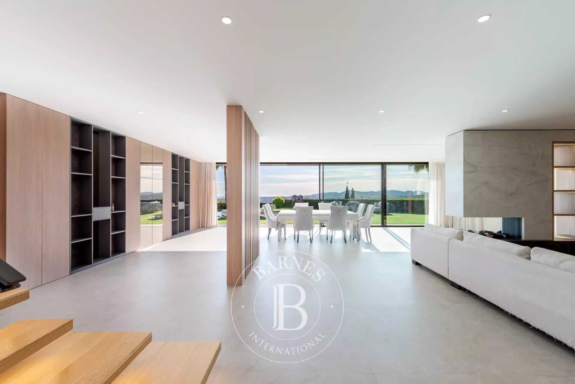 Villeneuve-Loubet  - Villa 10 Pi&egrave;ces 5 Chambres