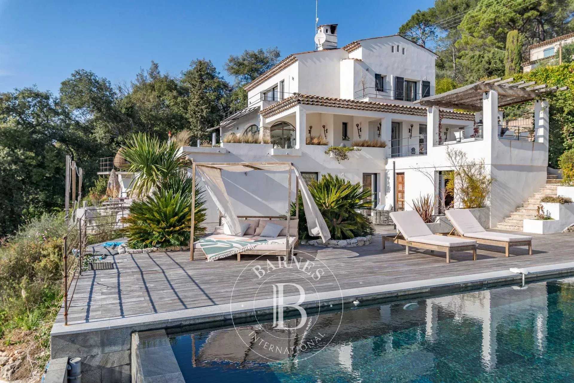 Saint-Paul-de-Vence  - Villa 8 Pi&egrave;ces 5 Chambres