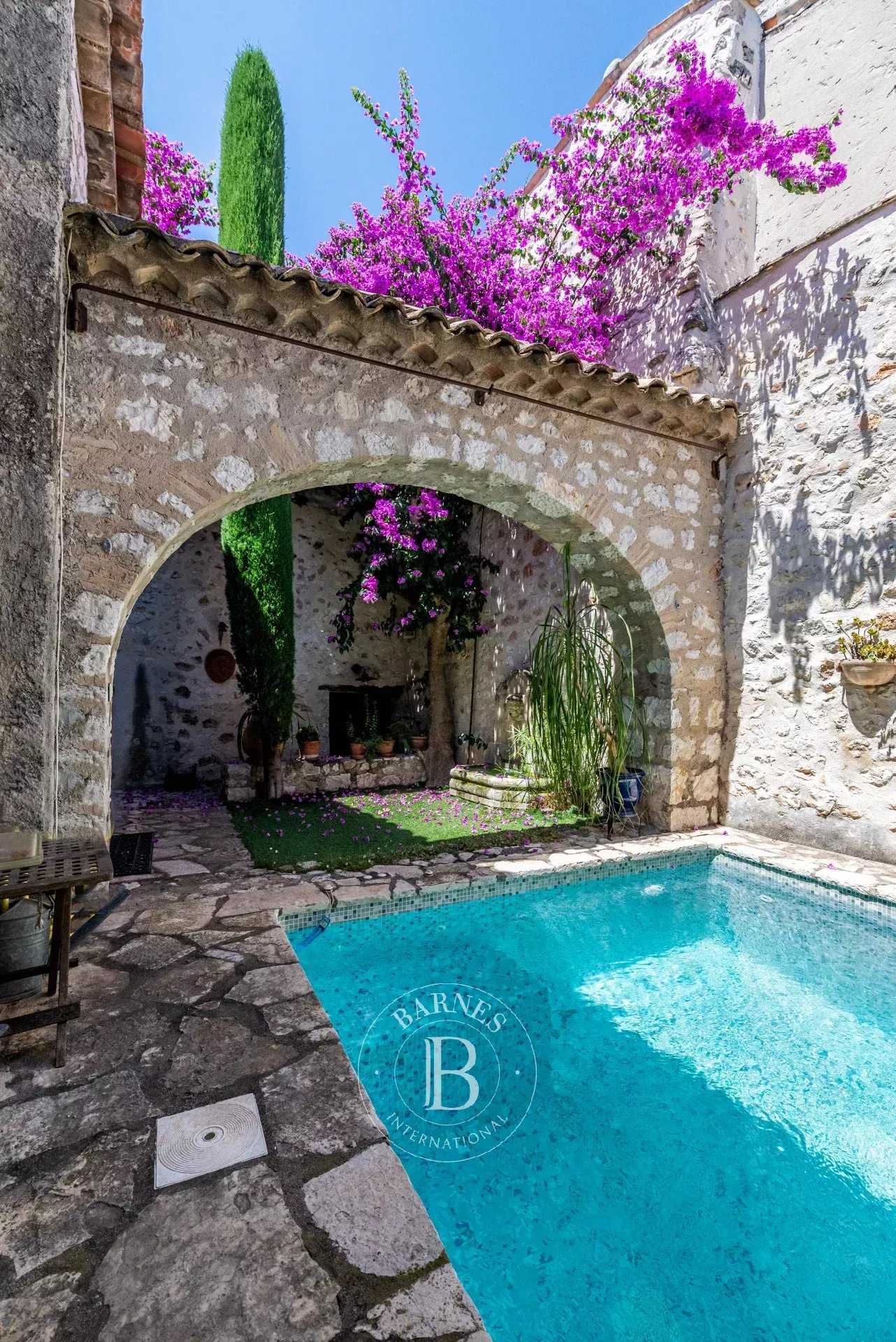 Village house Saint-Paul-de-Vence  -  ref 84943164 (picture 2)