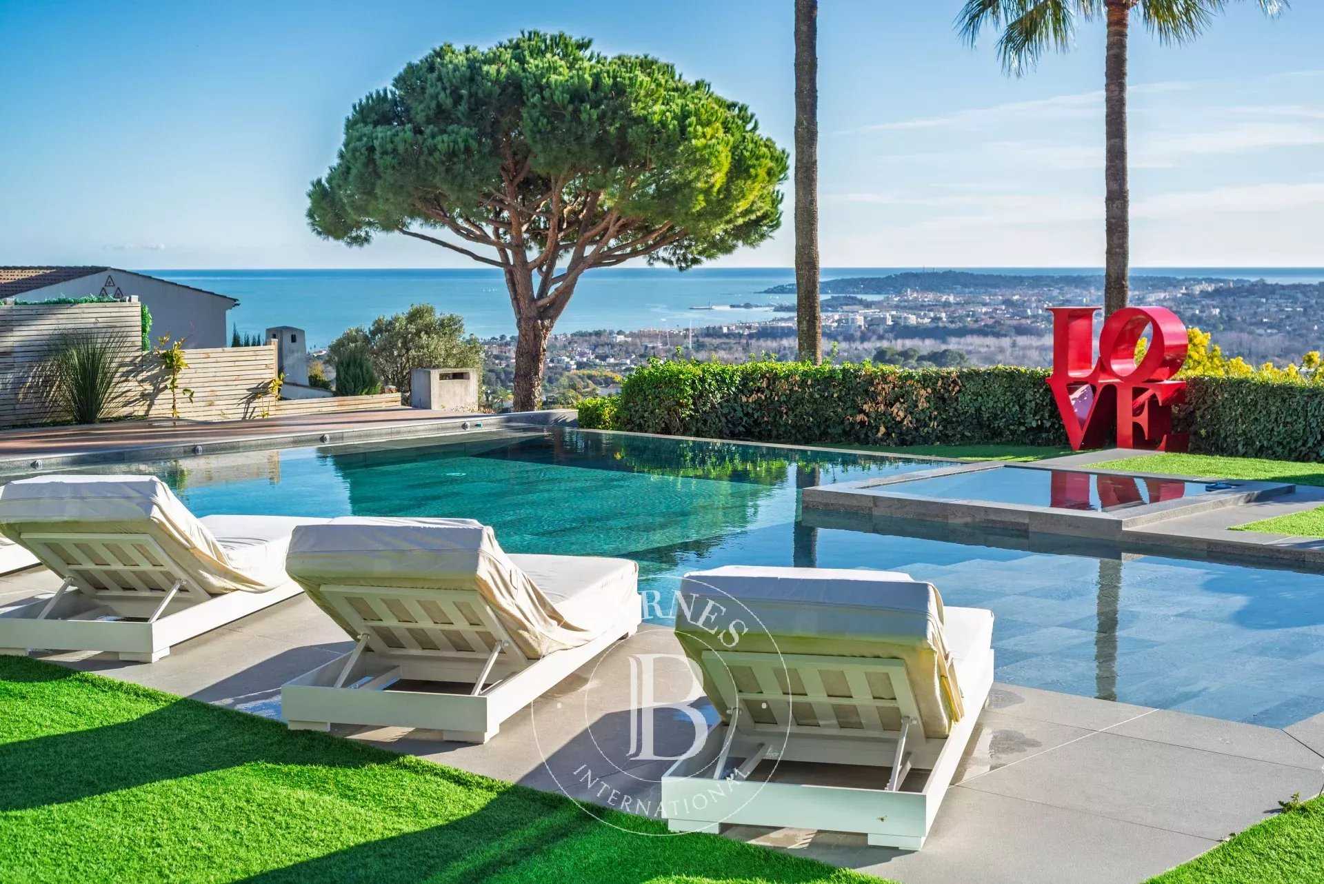 Villeneuve-Loubet  - Villa 10 Pi&egrave;ces 5 Chambres