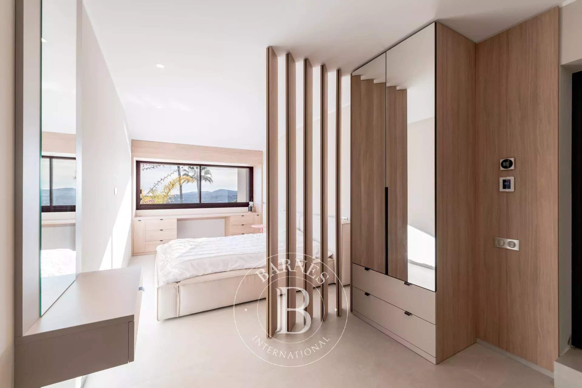 Villeneuve-Loubet  - Villa 10 Pi&egrave;ces 5 Chambres - picture 11