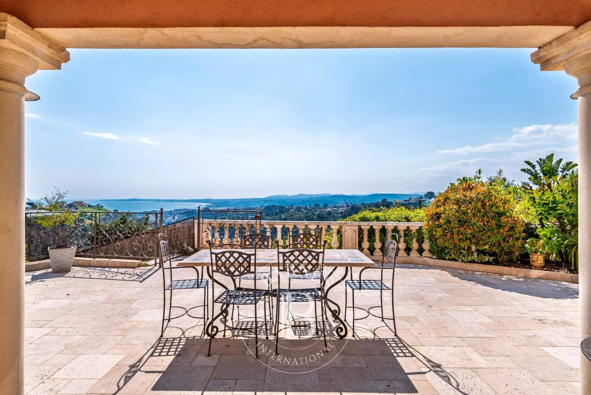 Cagnes-sur-Mer  - Villa 7 Pi&egrave;ces 5 Chambres - picture 9