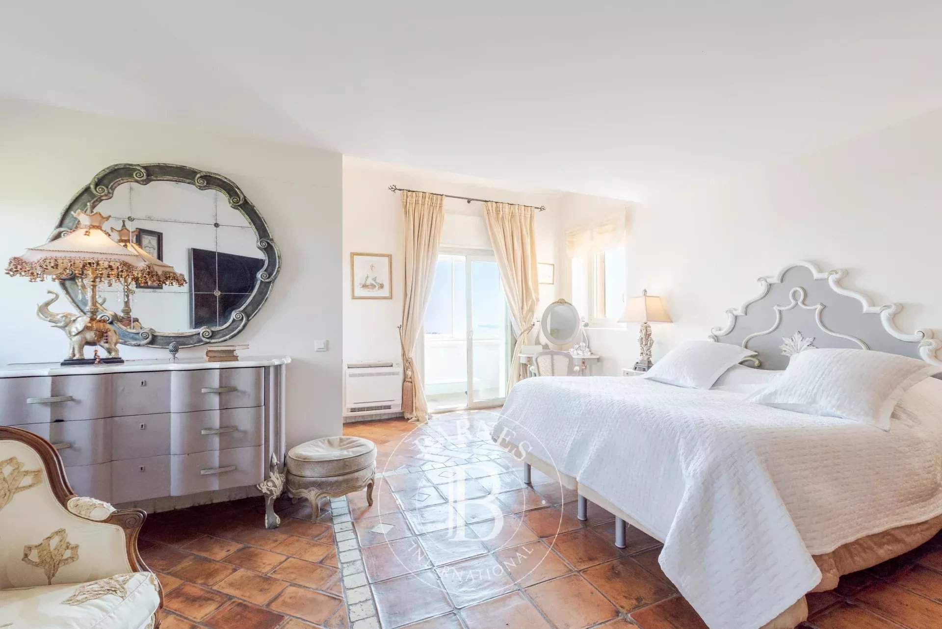 Cagnes-sur-Mer  - Villa 7 Pi&egrave;ces 5 Chambres - picture 12