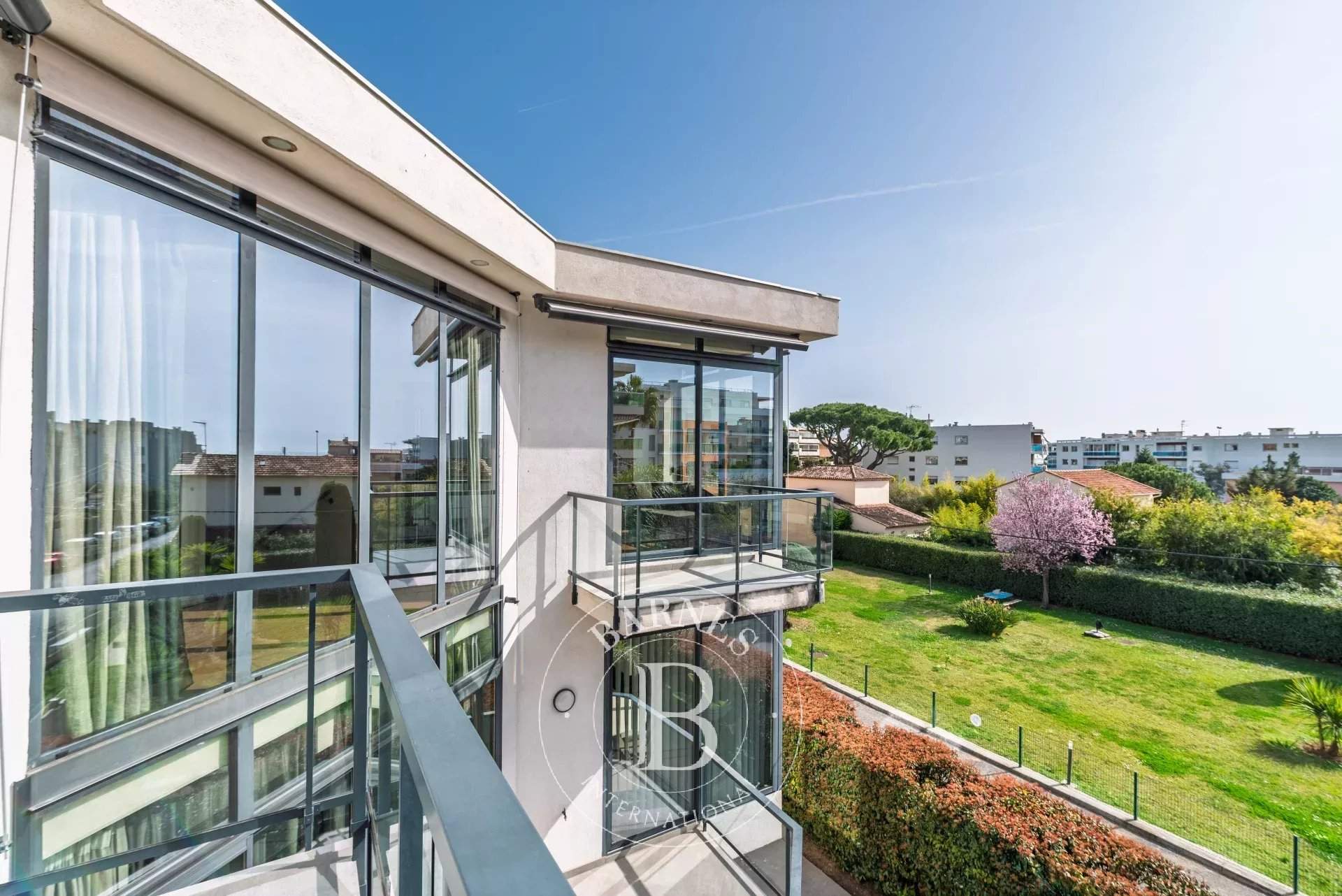 Cagnes-sur-Mer  - Villa 7 Pi&egrave;ces 4 Chambres - picture 3