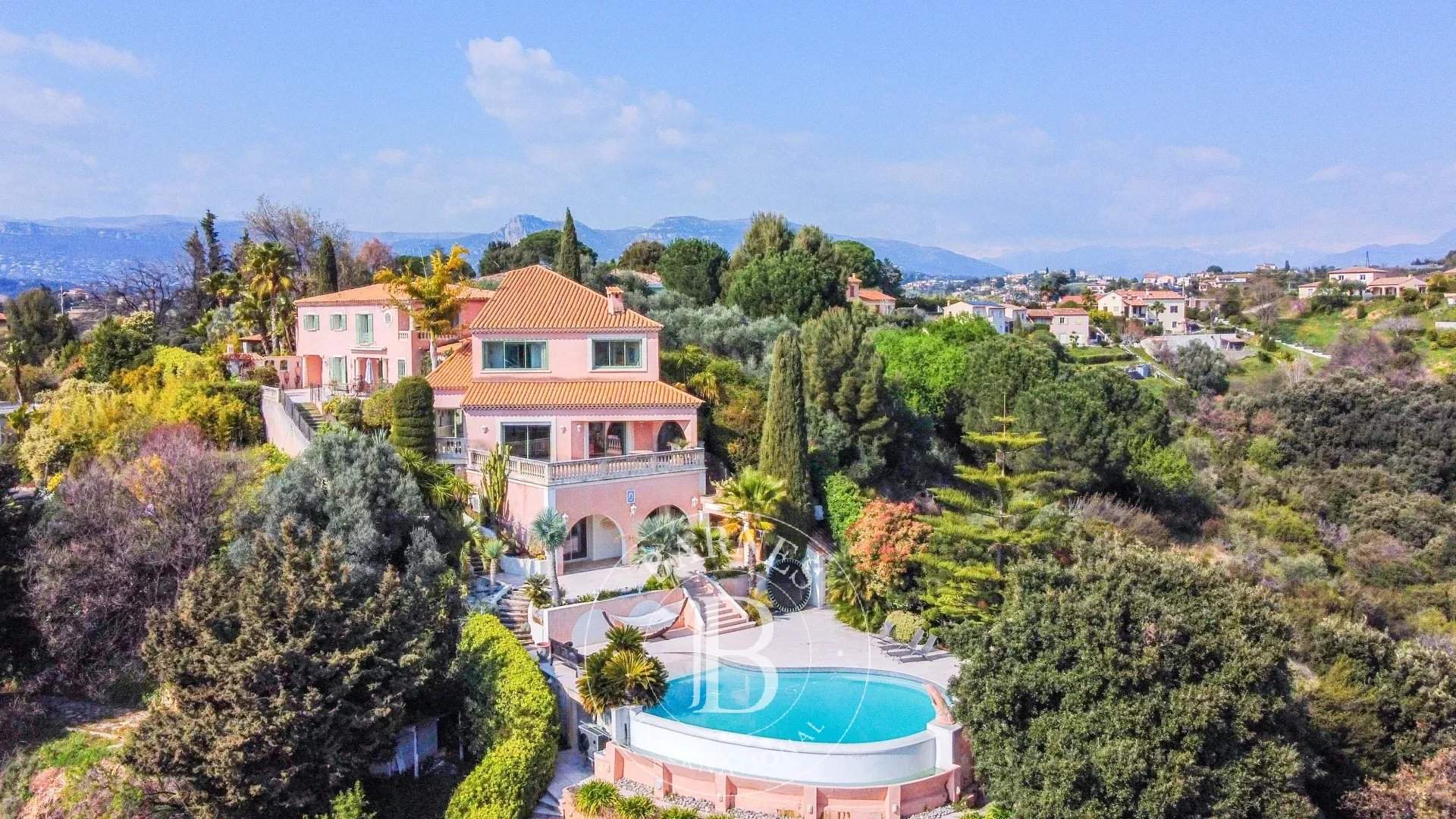 Cagnes-sur-Mer  - Villa 7 Pi&egrave;ces 5 Chambres - picture 2