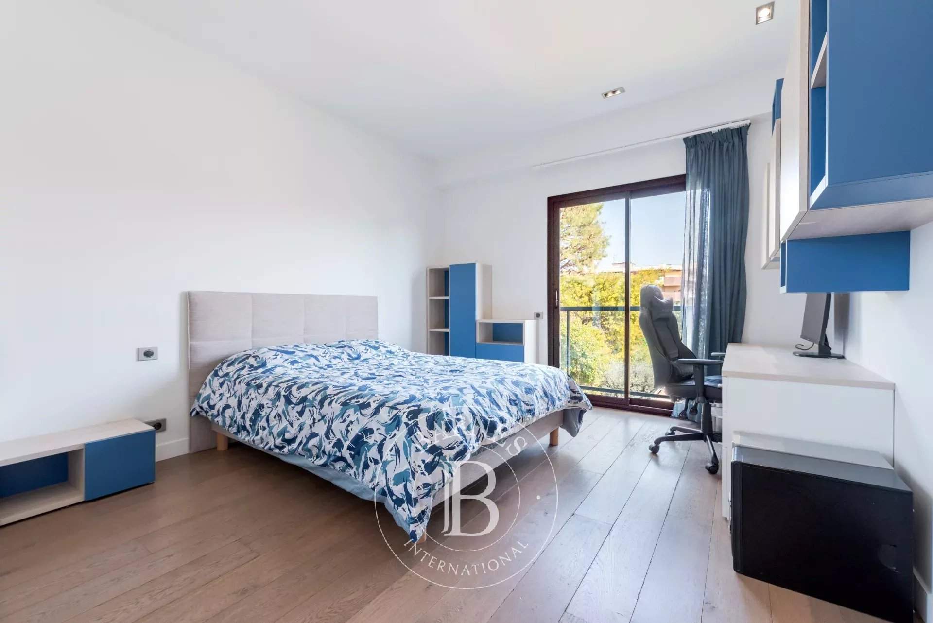 Cagnes-sur-Mer  - Villa 7 Pi&egrave;ces 4 Chambres - picture 10