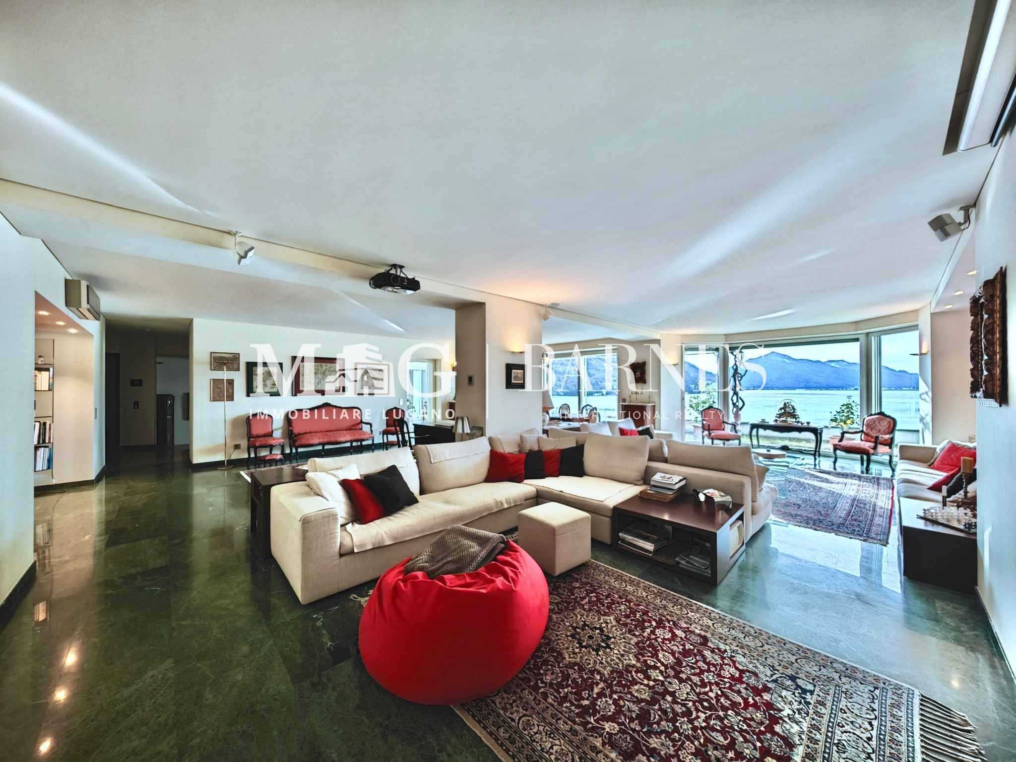 6900  - Apartment 4 Bedrooms