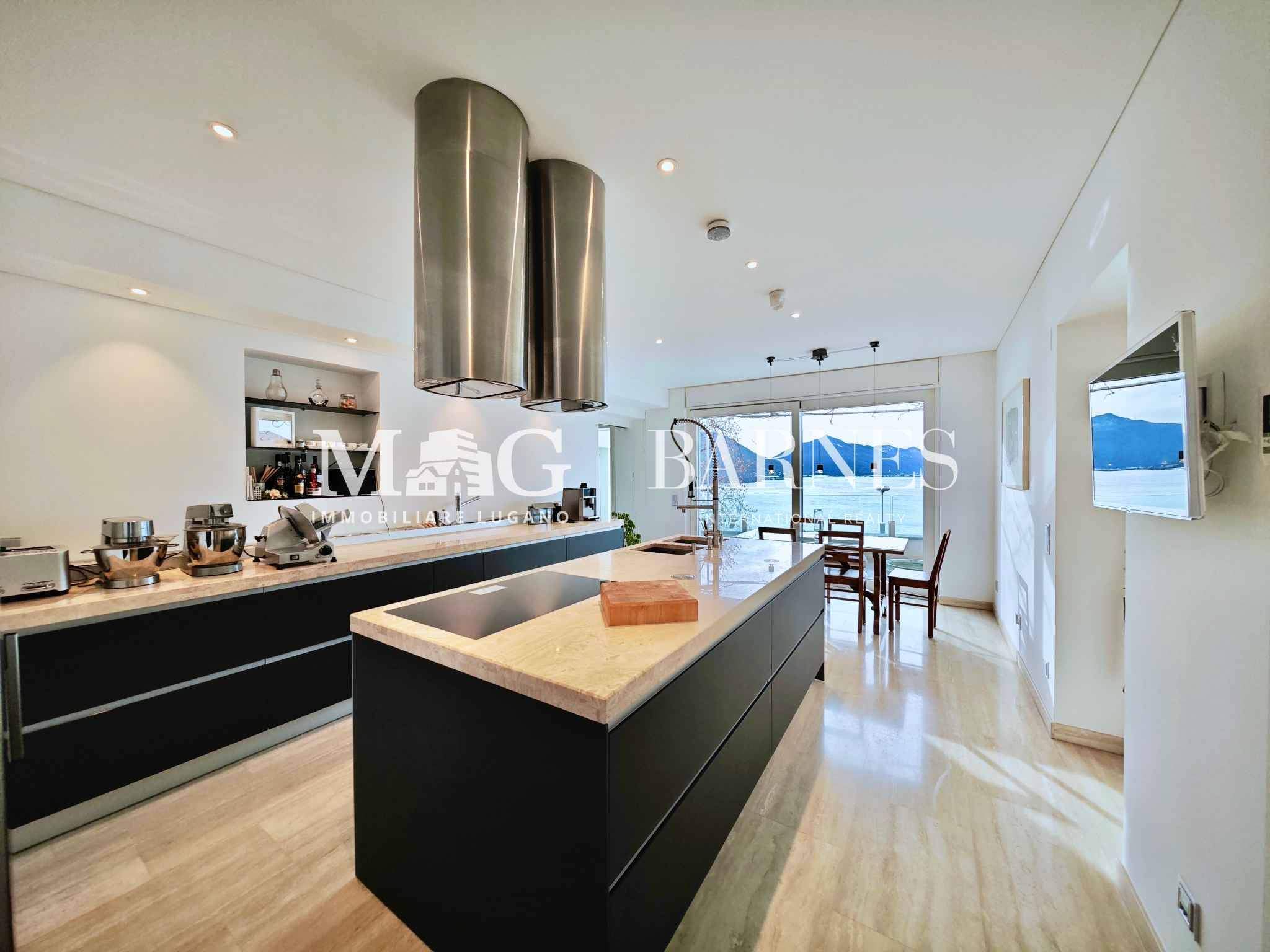 6900  - Apartment 4 Bedrooms - picture 11