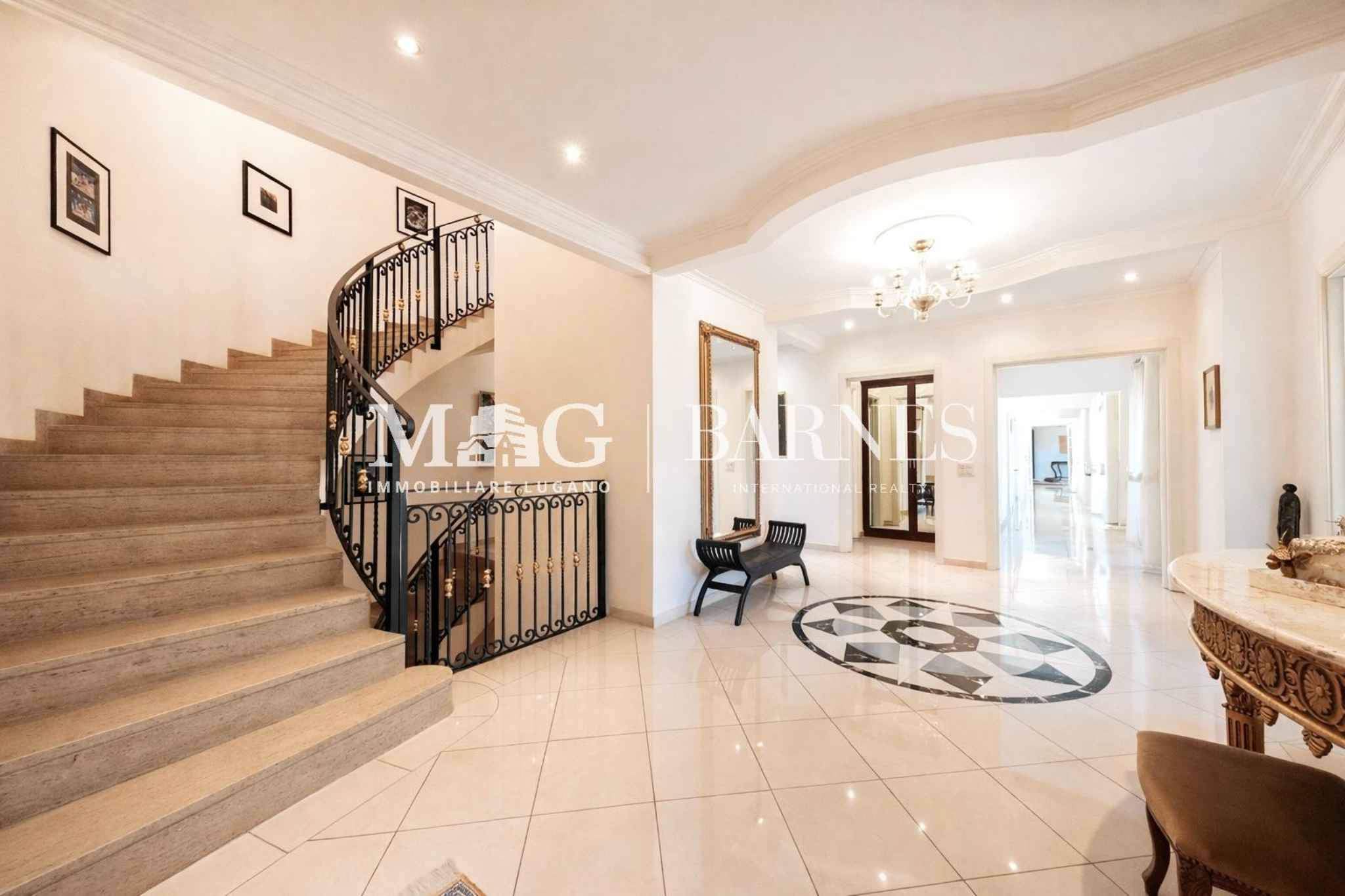 Lugano  - Maison 8.0 Pi&egrave;ces 5 Chambres - picture 2