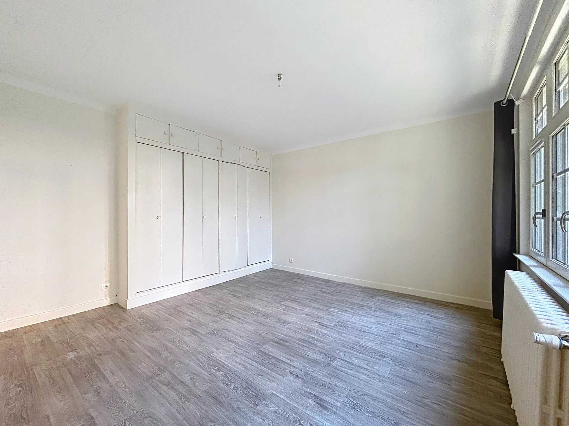 Lille  - Maison 5 Pi&egrave;ces 3 Chambres