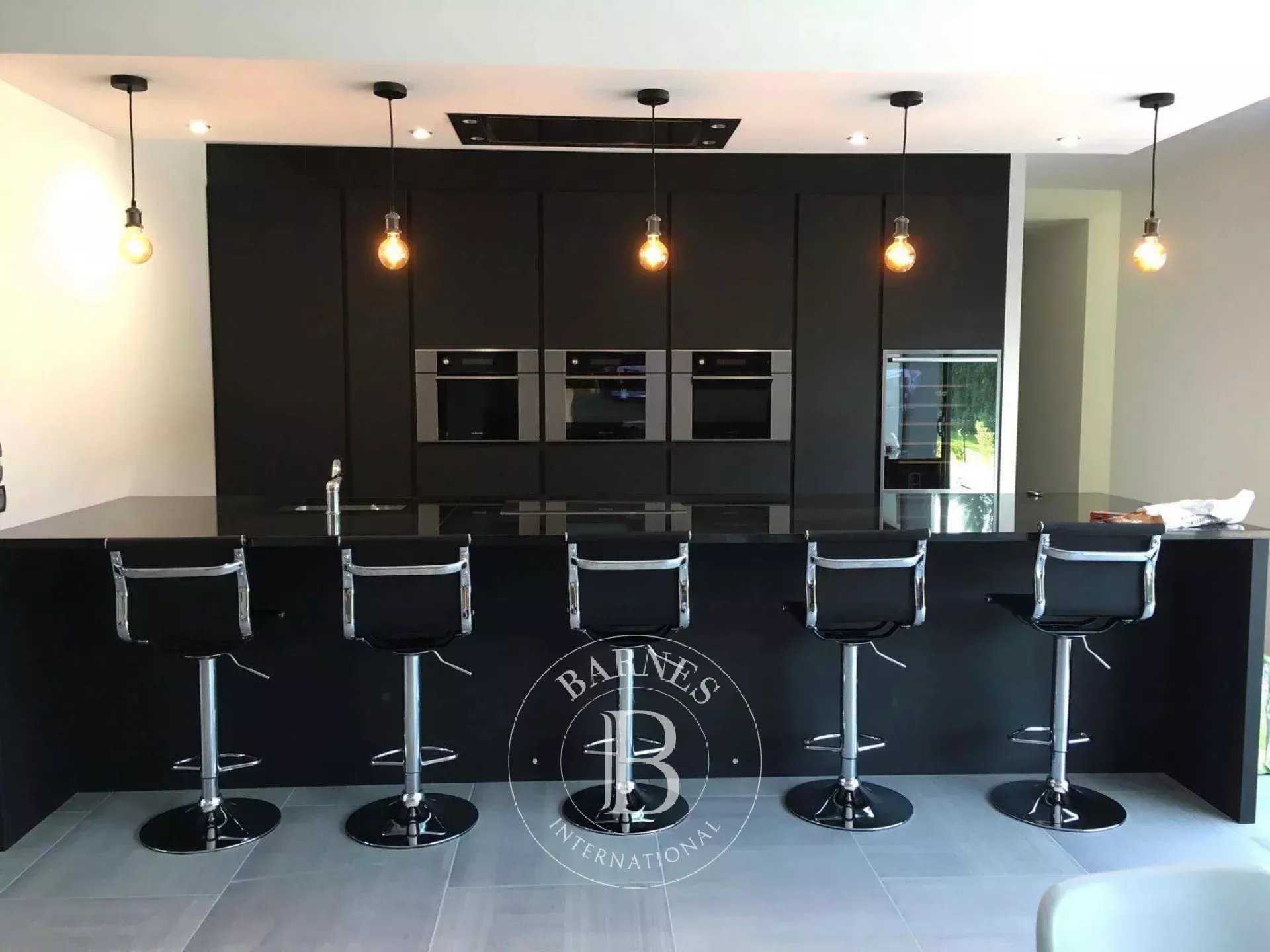 Deauville  - Maison 8 Pi&egrave;ces 5 Chambres