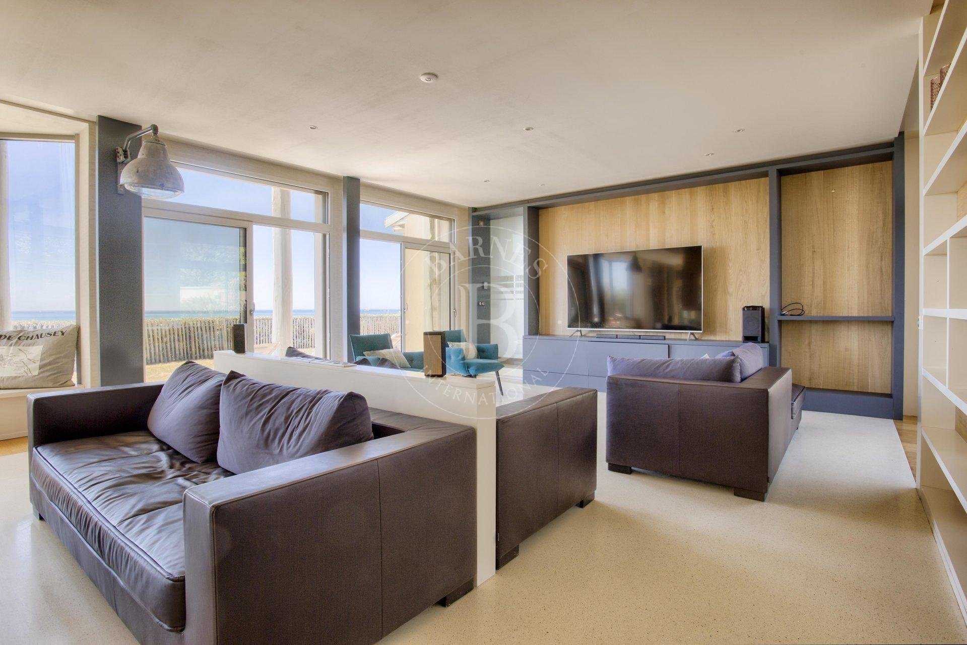Granville  - House 5 Bedrooms