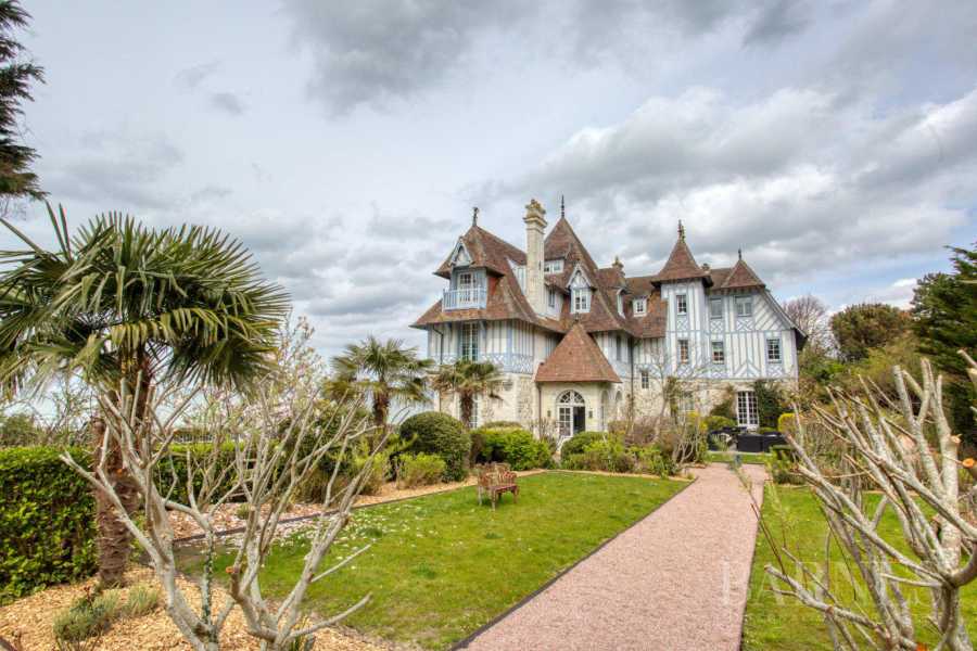Close to Deauville - Exceptional property - 7 bedrooms - Swimming pool - direct beach access picture 20