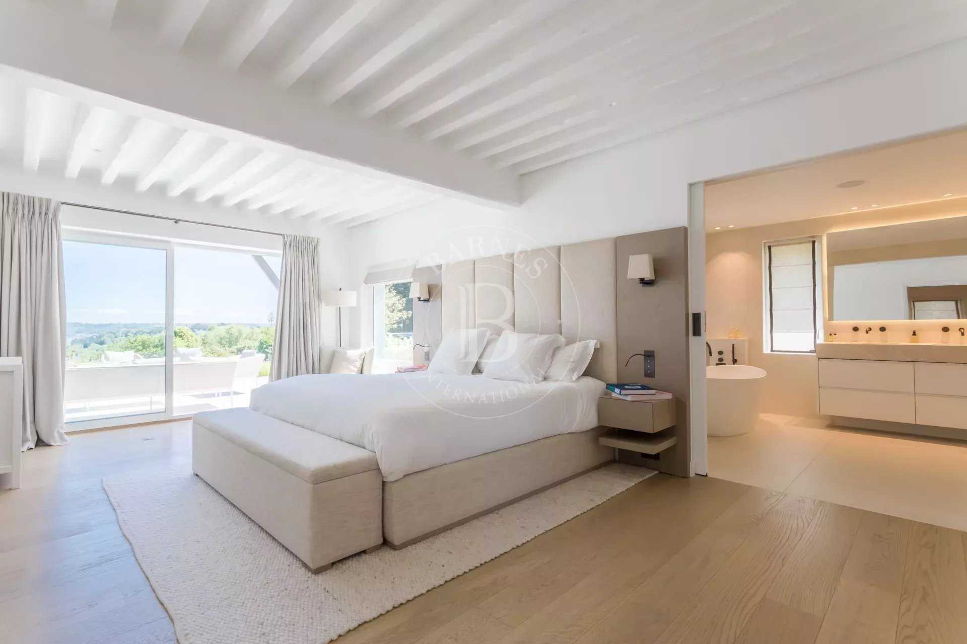 Deauville  - Propriété 8 Pi&egrave;ces 5 Chambres