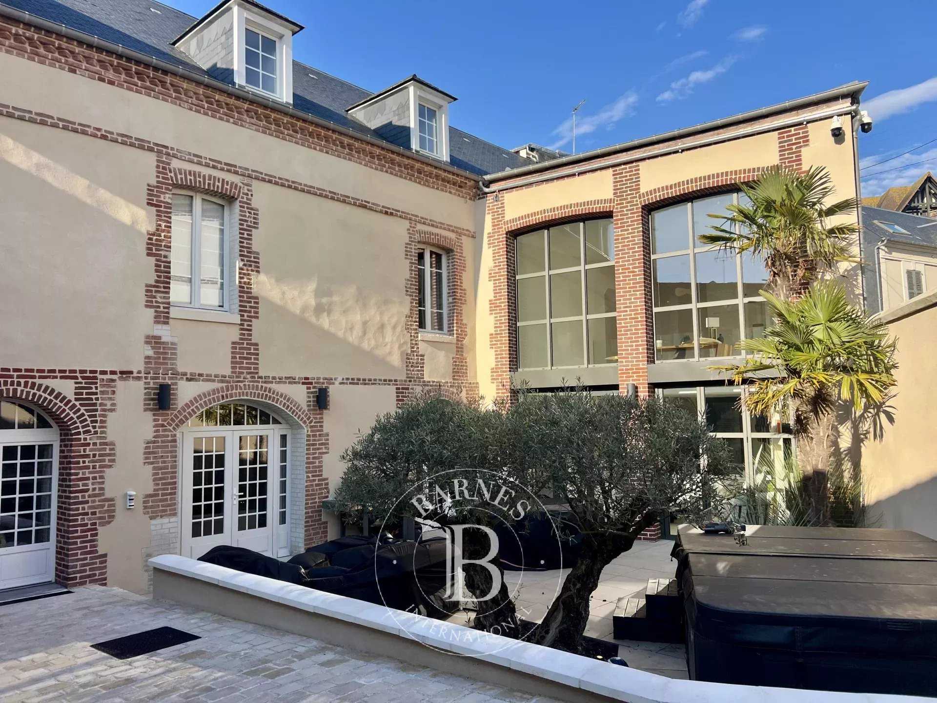 Trouville-sur-Mer  - Maison 9 Pi&egrave;ces