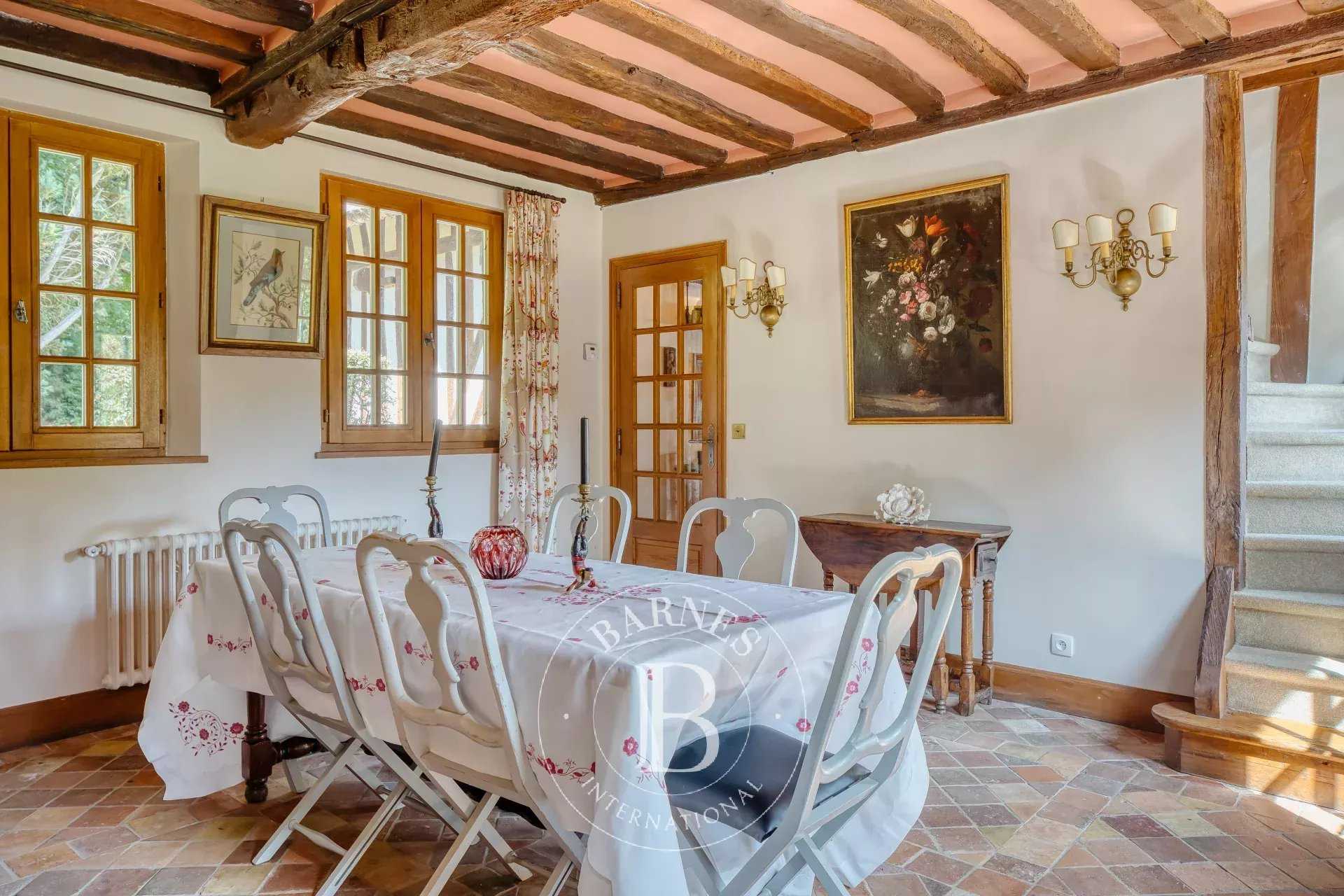 Saint-Pierre-de-Cormeilles  - Propriété 8 Pièces