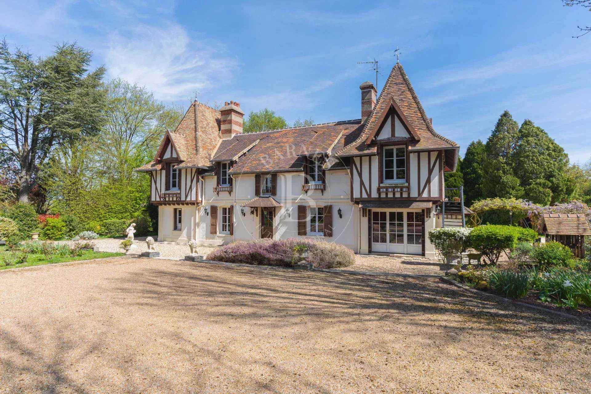 Honfleur  - Property 8 Bedrooms