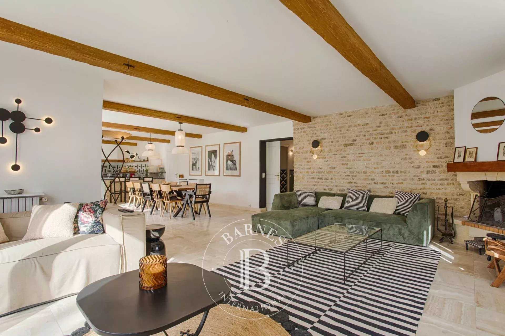 Saint-Étienne-la-Thillaye  - Property 6 Bedrooms