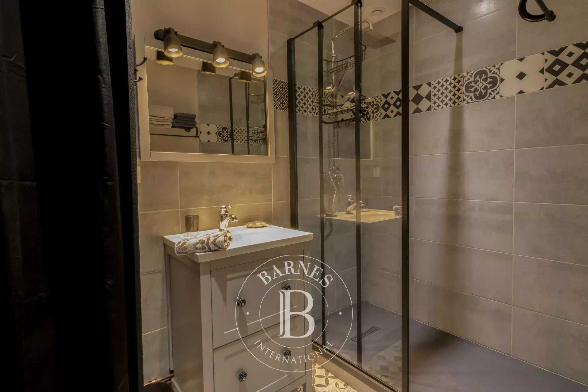 Port-en-Bessin-Huppain  - Building 