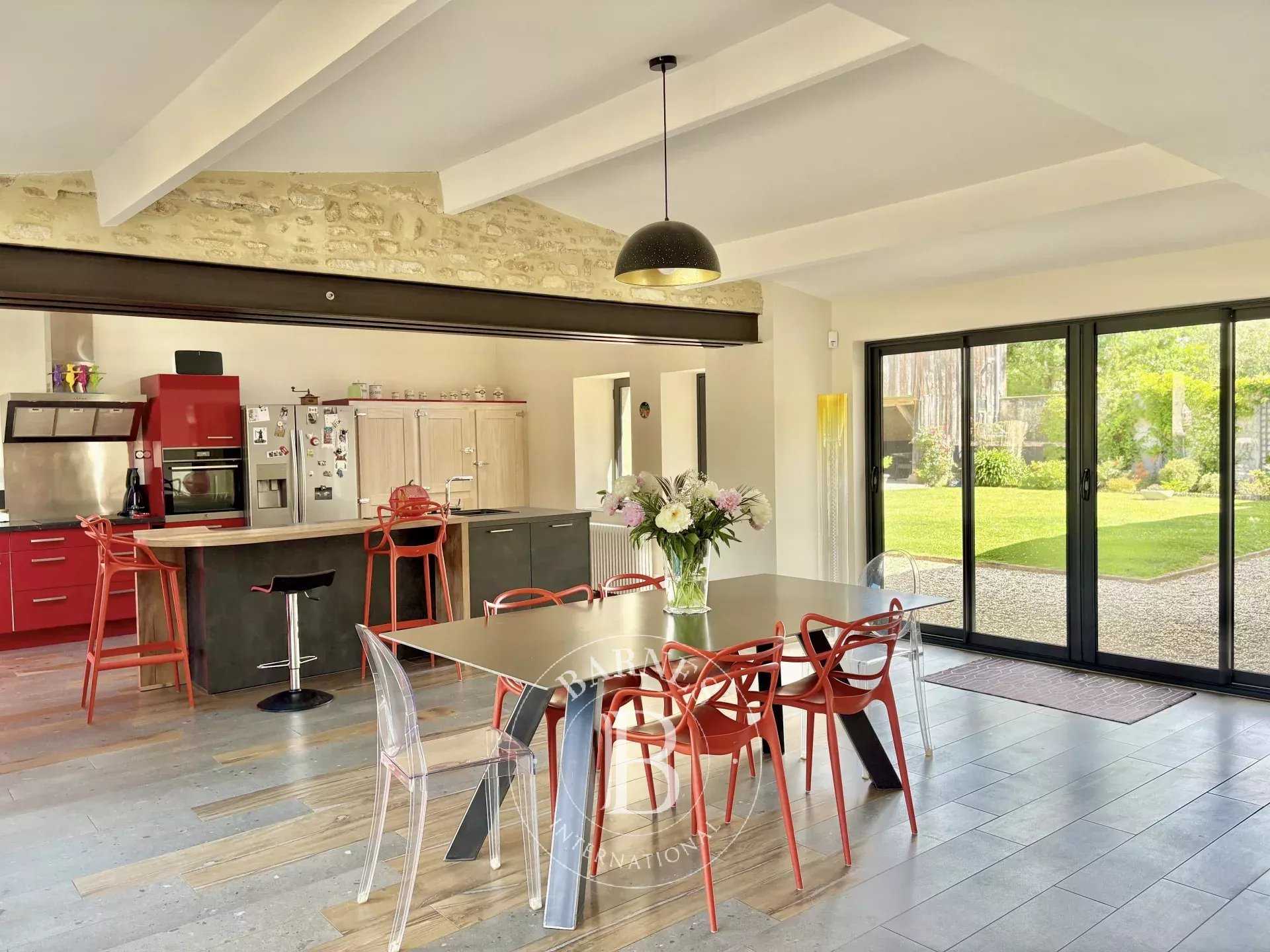 Mathieu  - Maison 7 Pi&egrave;ces 4 Chambres