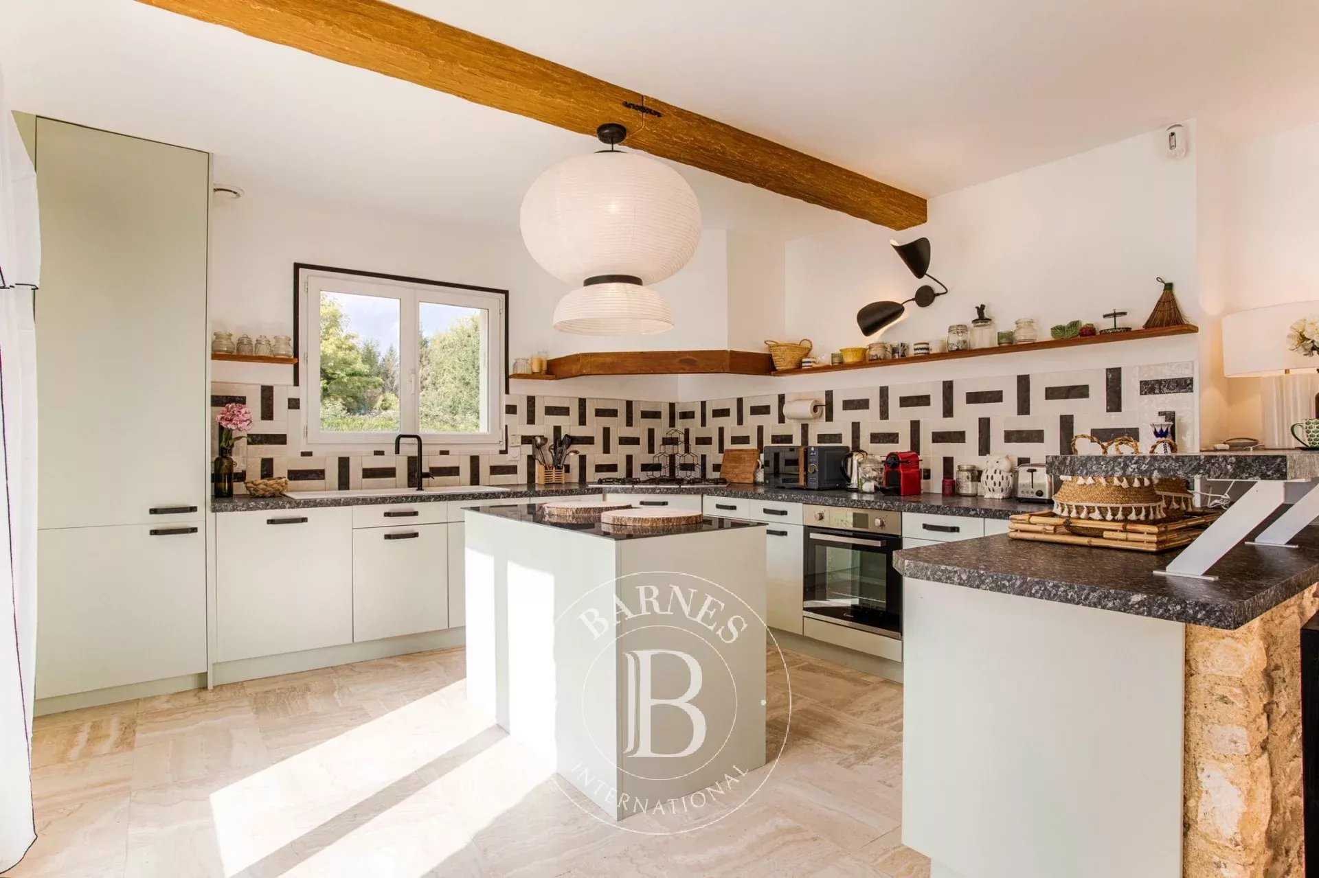 Saint-Étienne-la-Thillaye  - Property 6 Bedrooms