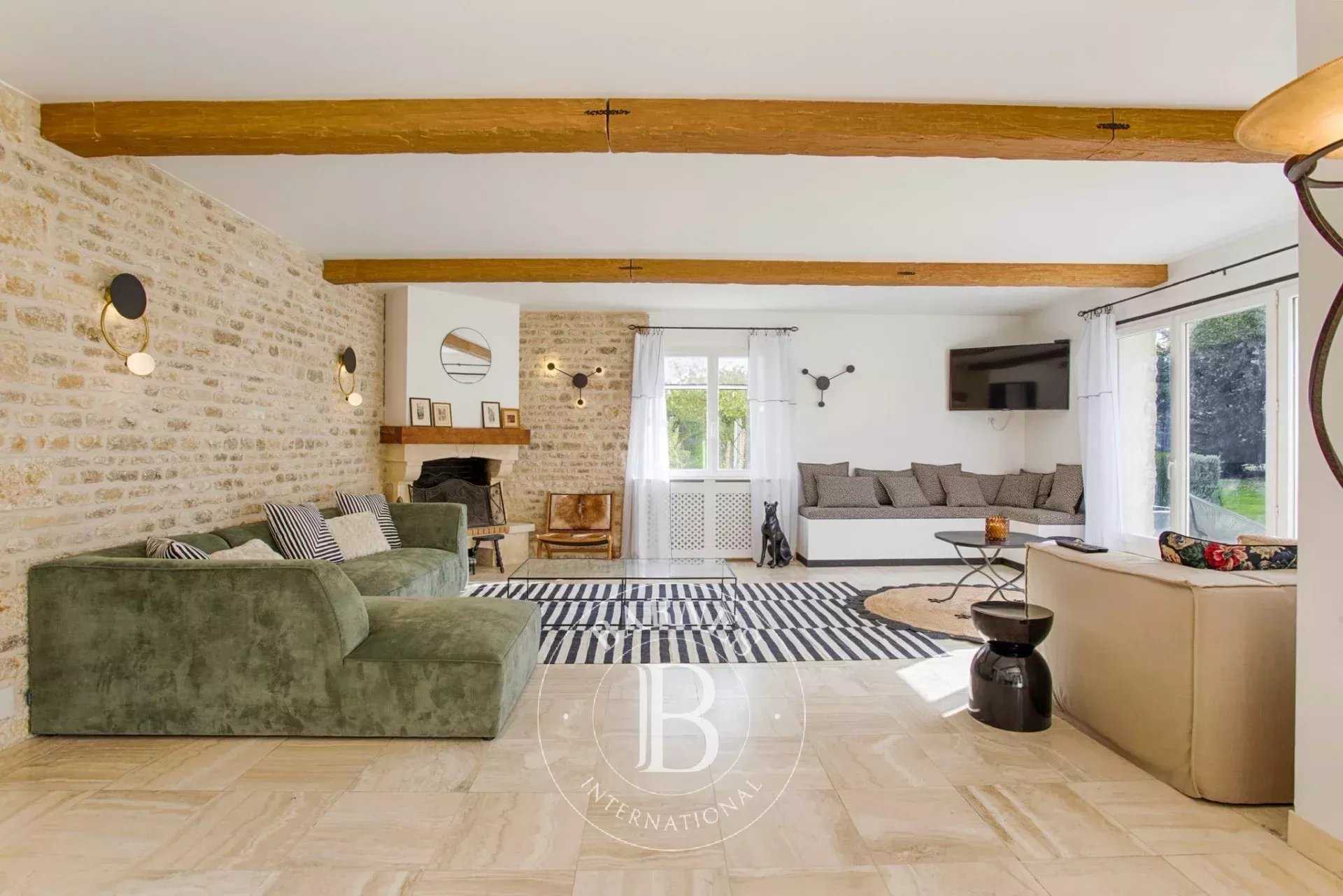 Saint-Étienne-la-Thillaye  - Property 6 Bedrooms