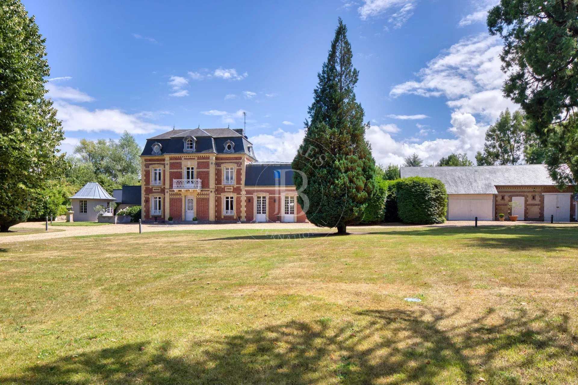 Property Équemauville