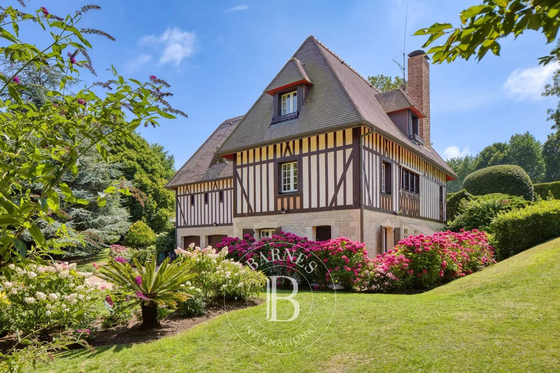 Deauville  - Property 5 Bedrooms - picture 1