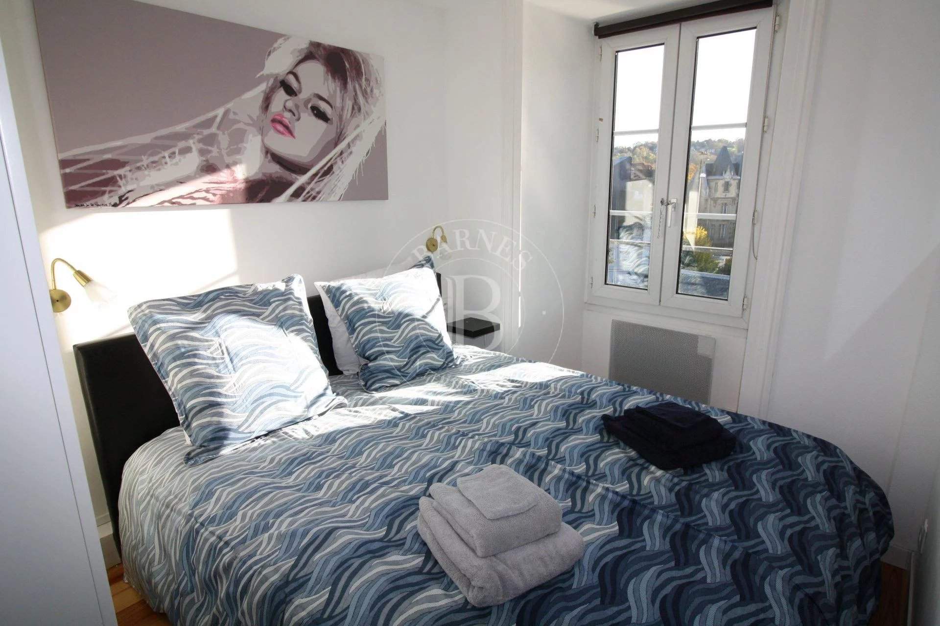 3 ROOM APARTMENT IN THE CENTRE OF DEAUVILLE AND STAFF APARTMENT picture 10
