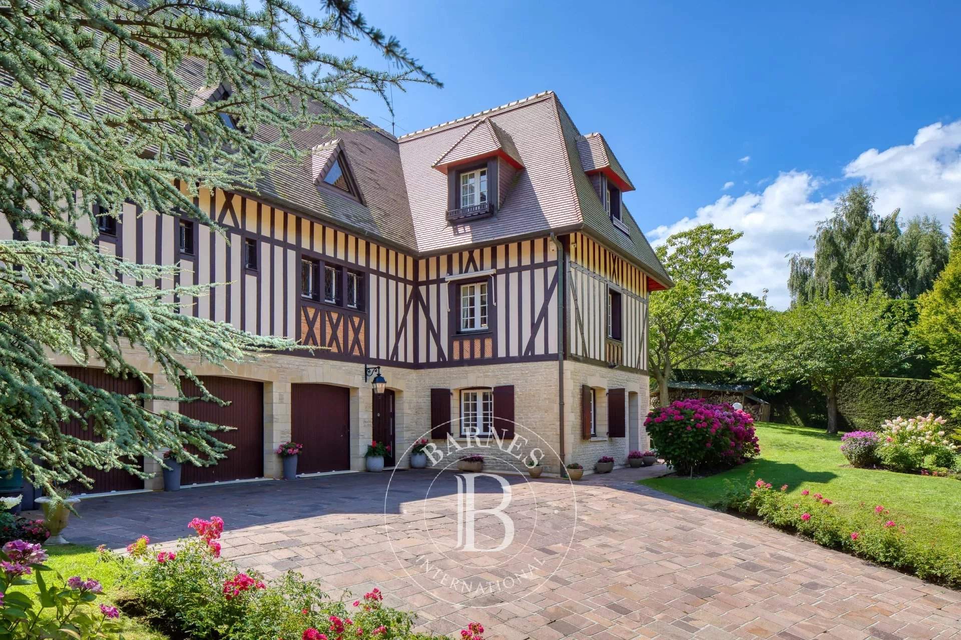 Deauville  - Property 5 Bedrooms - picture 3