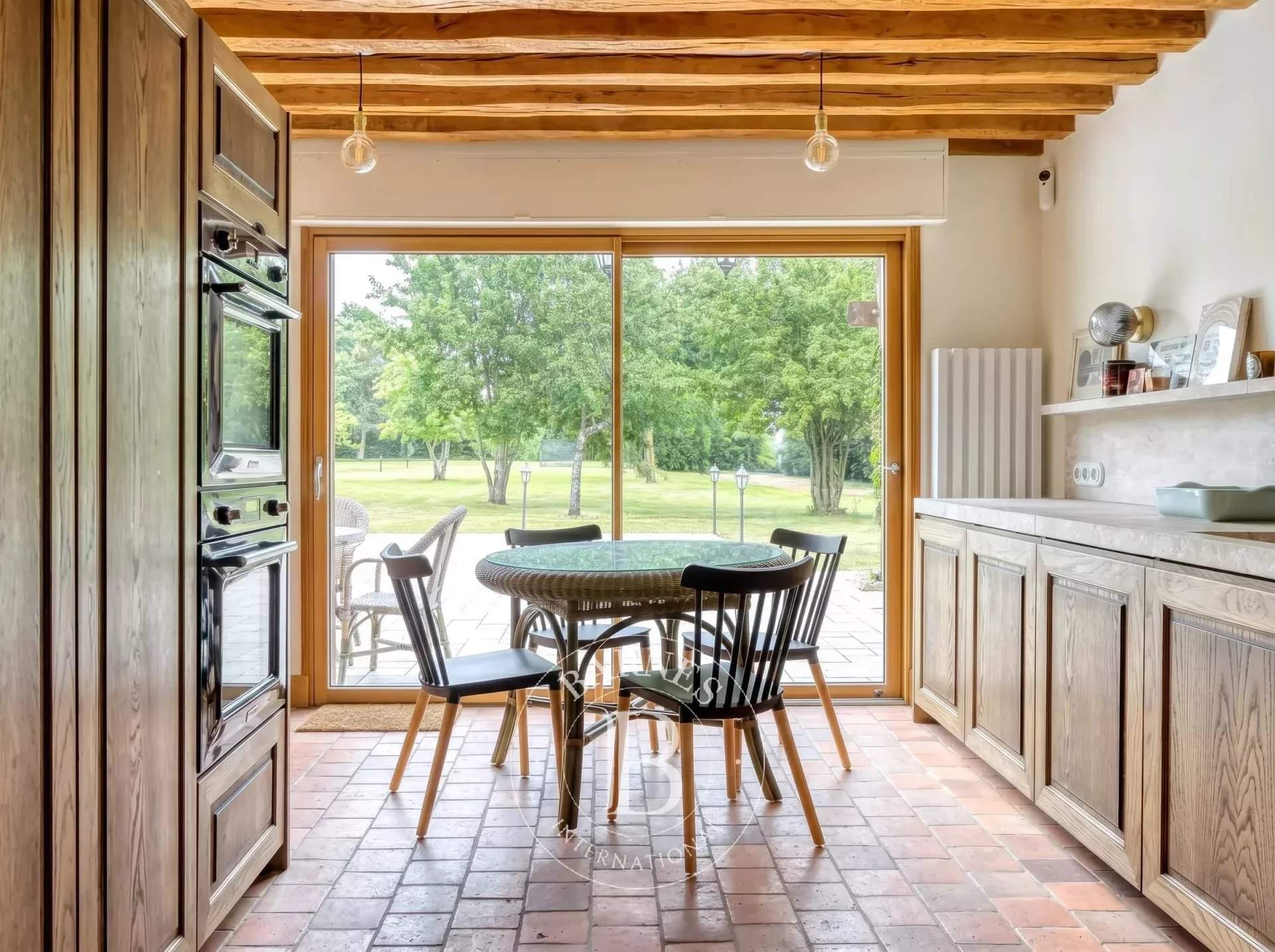 House in Vauville, featuring 4 bedrooms, a swimming pool, and a 1.2-hectare landscaped park picture 4